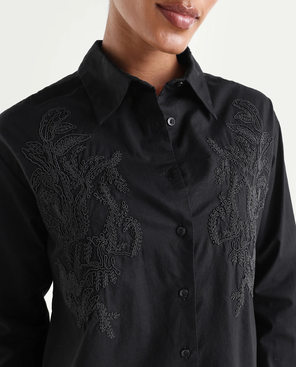 Rareism Women's Torim Black Cotton Spread Collar Button Regular Plain Shirt