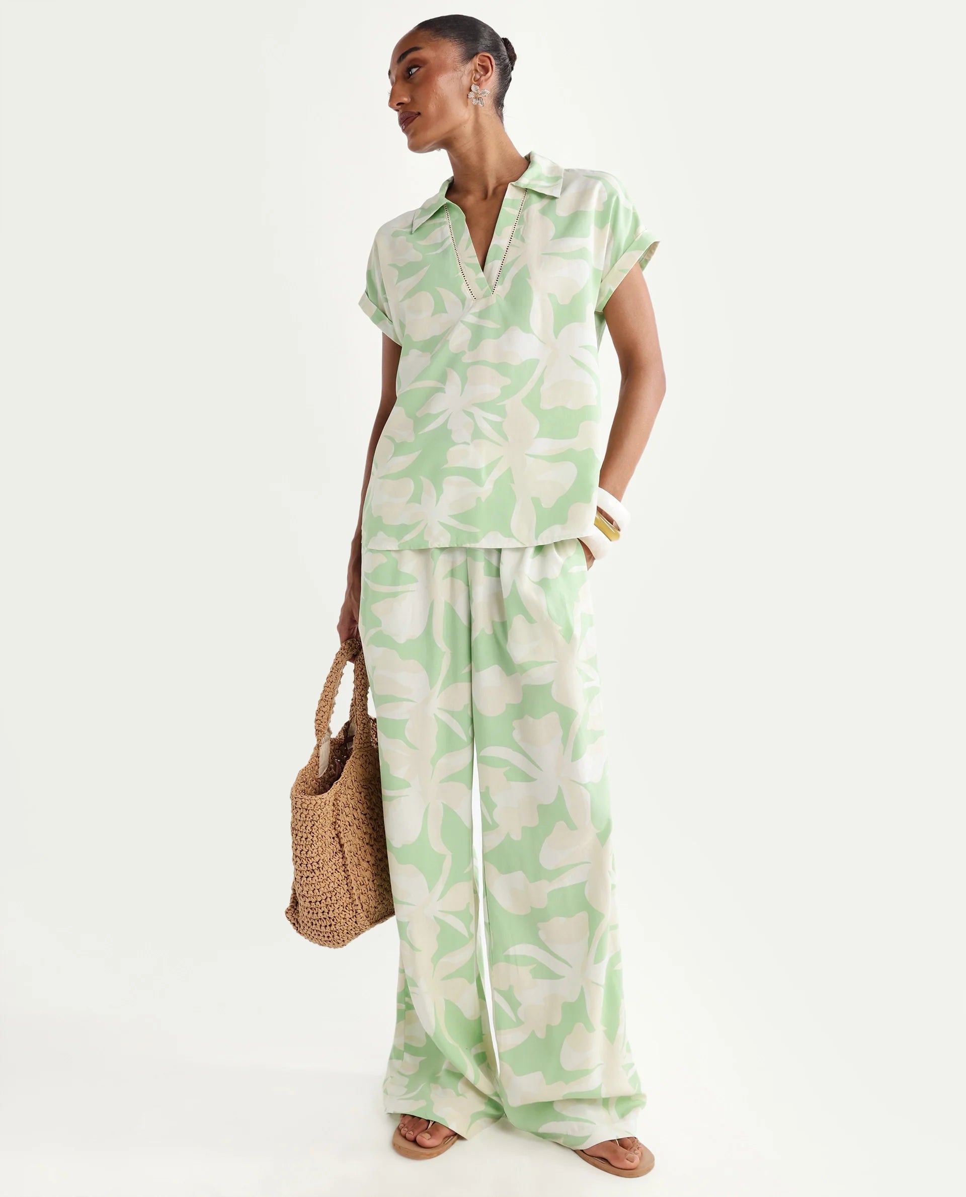 Rareism Women's Vasin-T Light Green Viscose Johnny Collar Boxy Abstract Print Top