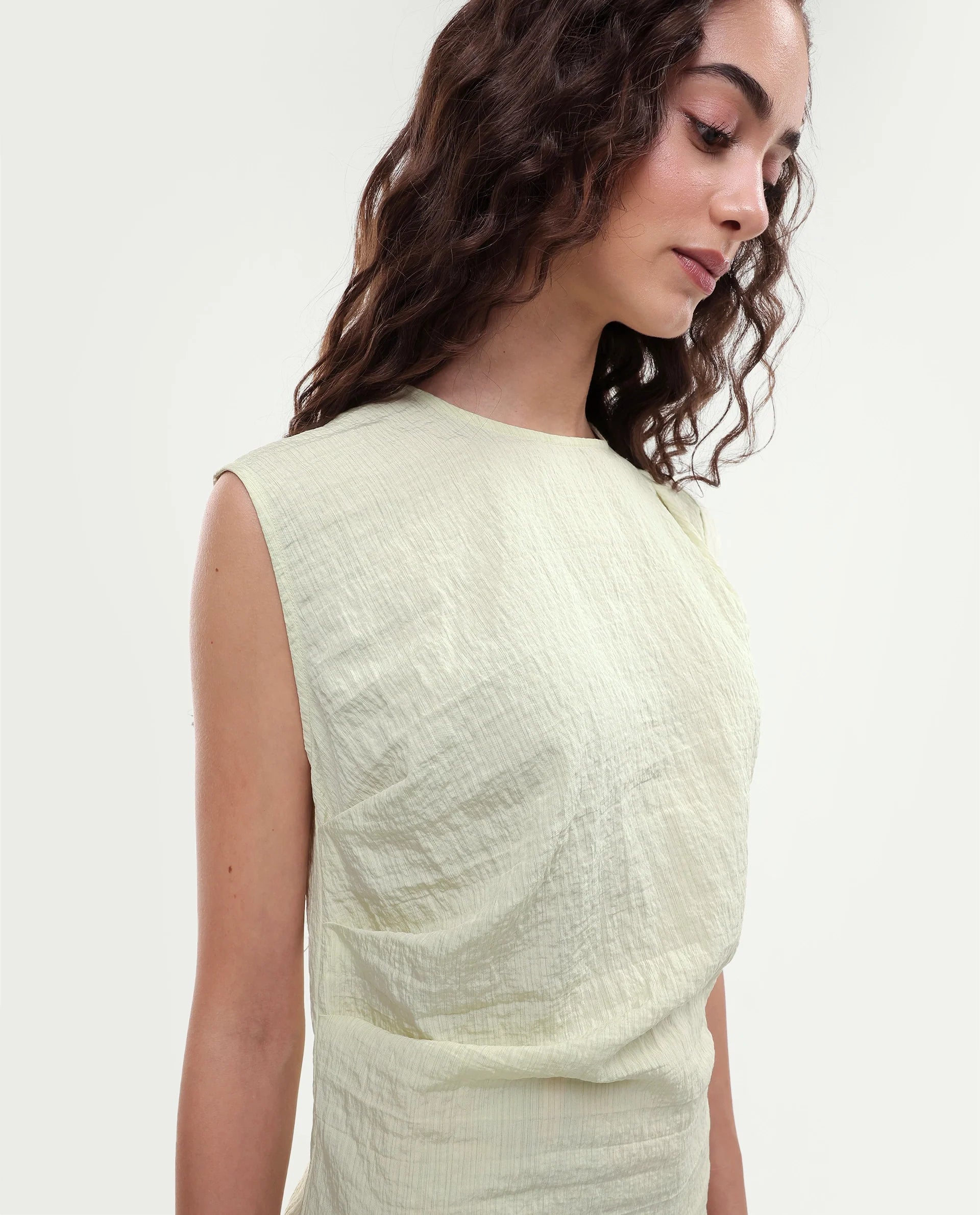 Rareism Women's Daca Light Green Viscose Blend Crew Neck Button Regular Plain Top