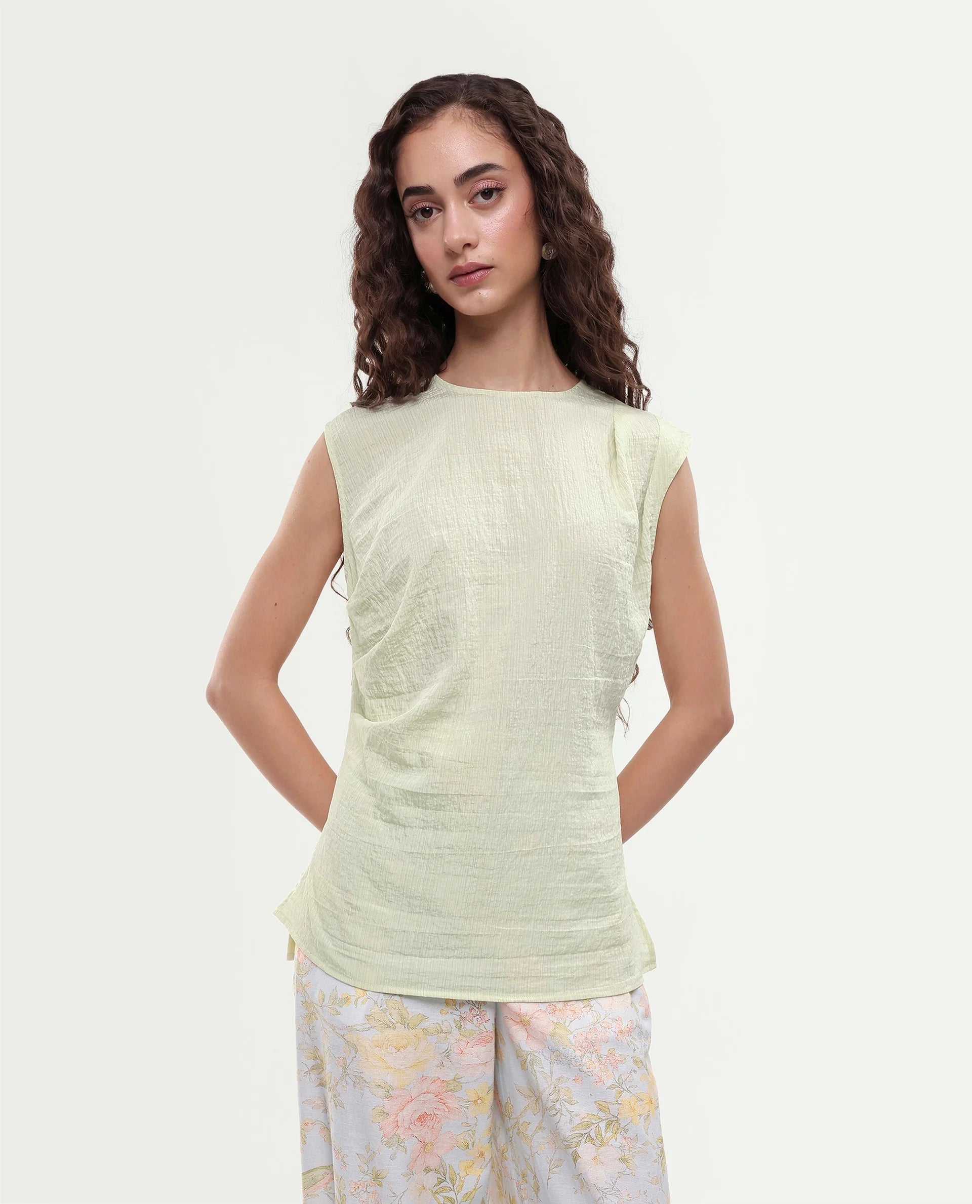 Rareism Women's Daca Light Green Viscose Blend Crew Neck Button Regular Plain Top