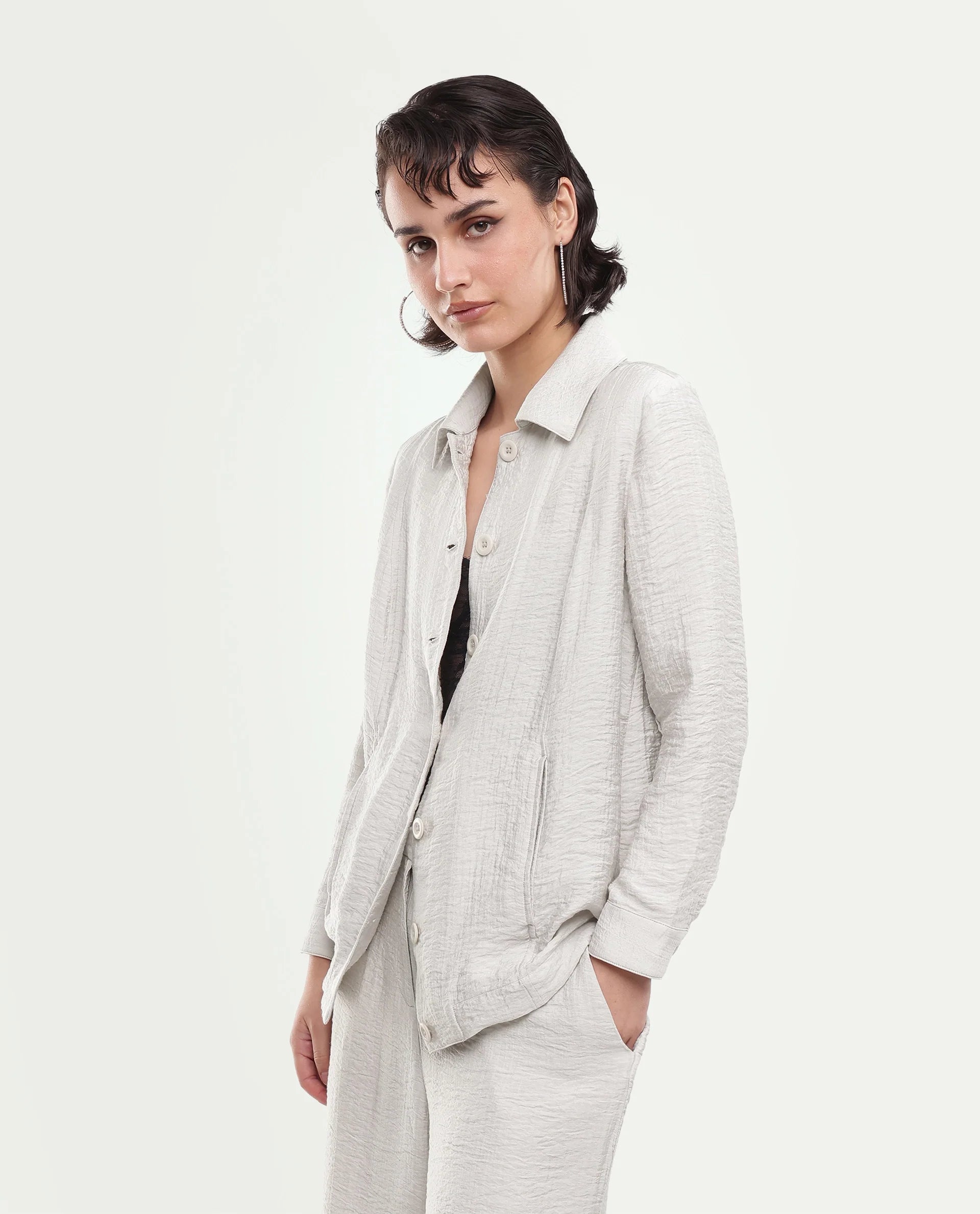 Rareism Women's Dion-T Off White Viscose Blend Spread Collar Button Boxy Plain Shacket