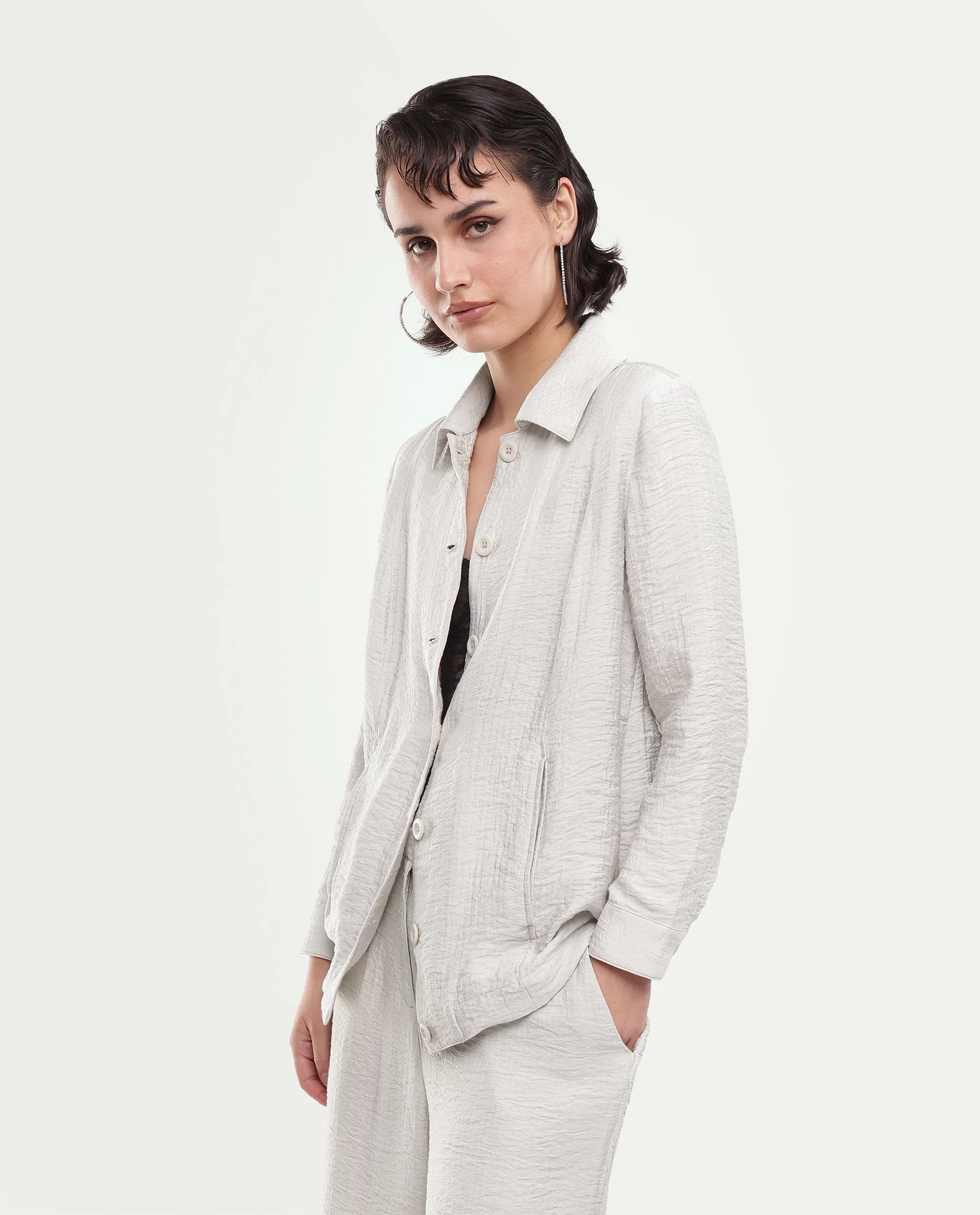 Rareism Women's Dion-T Off White Viscose Blend Spread Collar Button Boxy Plain Shacket