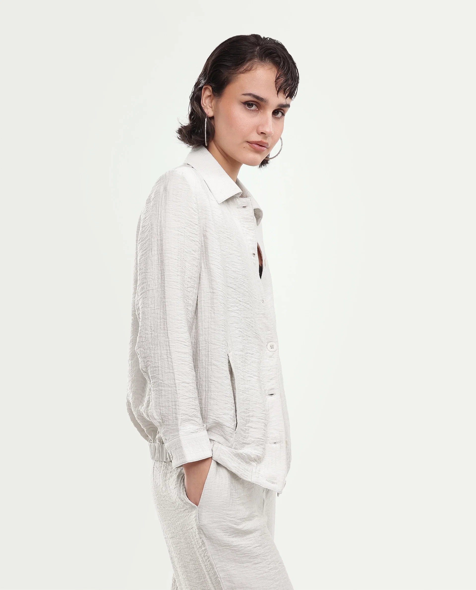 Rareism Women's Dion-T Off White Viscose Blend Spread Collar Button Boxy Plain Shacket
