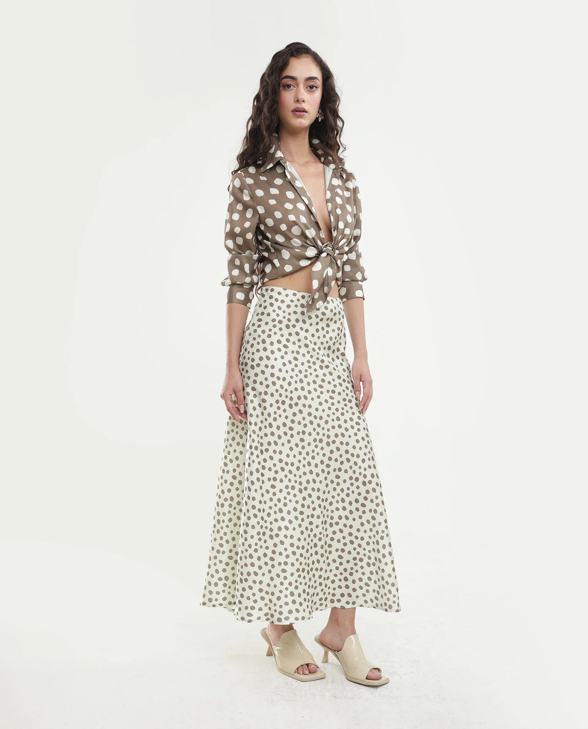 Rareism Women's Polron White Polyester Elastic Fit And Flare Polka Print Skirt