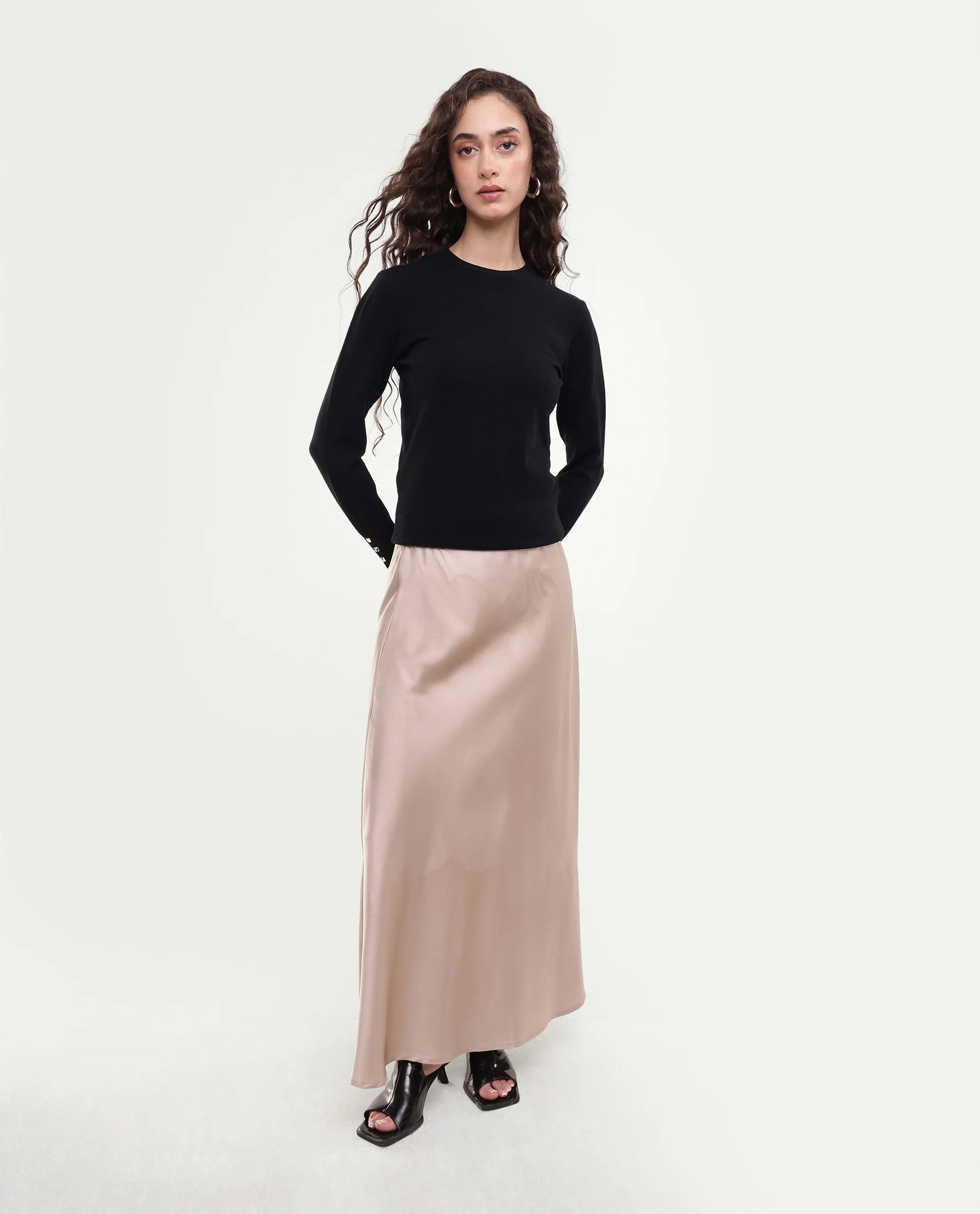 Rareism Women's Loran Black Solid Viscose Blend Regular Fit Full Sleeve Top