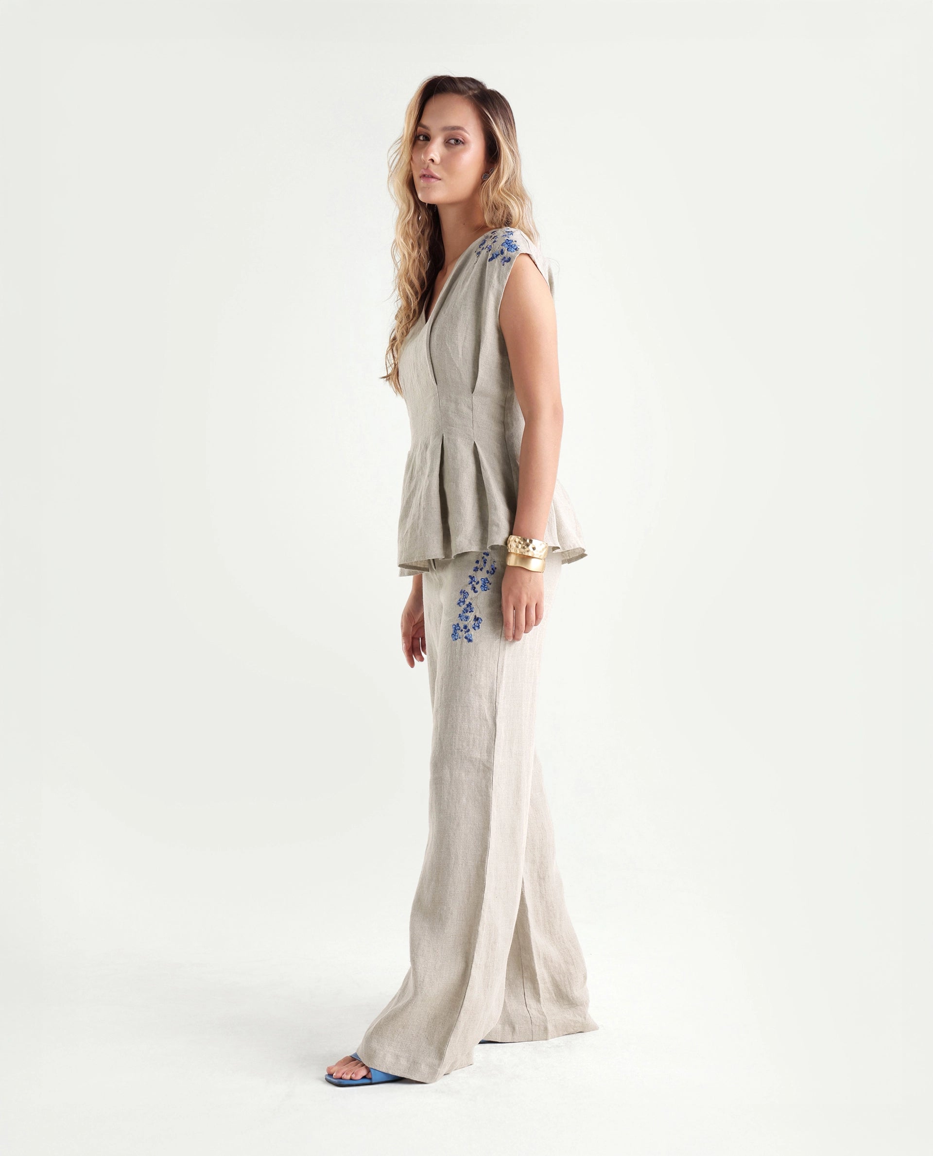 Rareism Women's Rubin-T Dusky Beige Plain Linen Regular Sleeveless Top