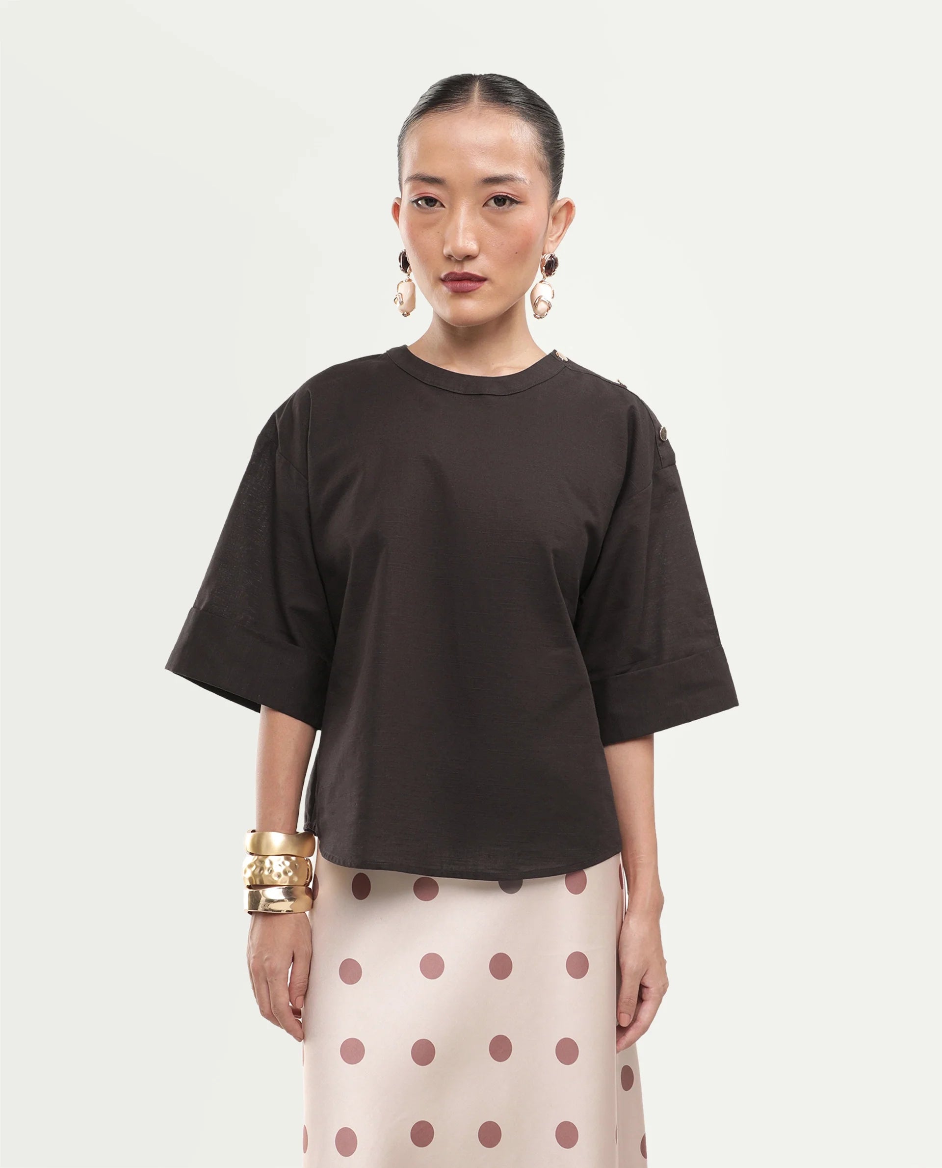 Rareism Women's Ozar Brown Linen Blend Crew Neck Relaxed Plain Top