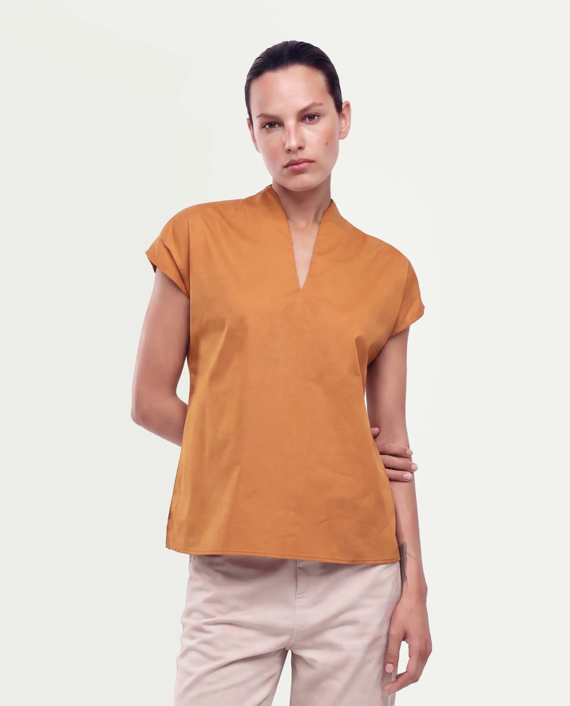 Rareism Women's Buijity Yellow Cotton Blend Stand Collar Regular Plain Top