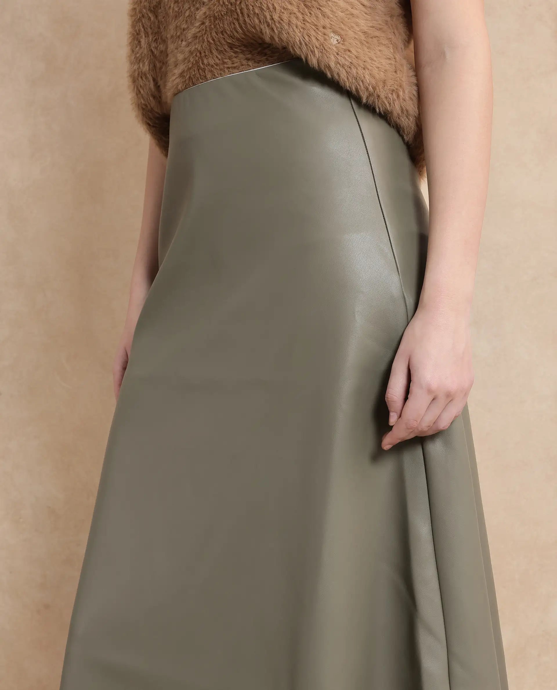 Rareism Women Serdo Olive Polyester Fabric Short Sleeve Plain Skirt