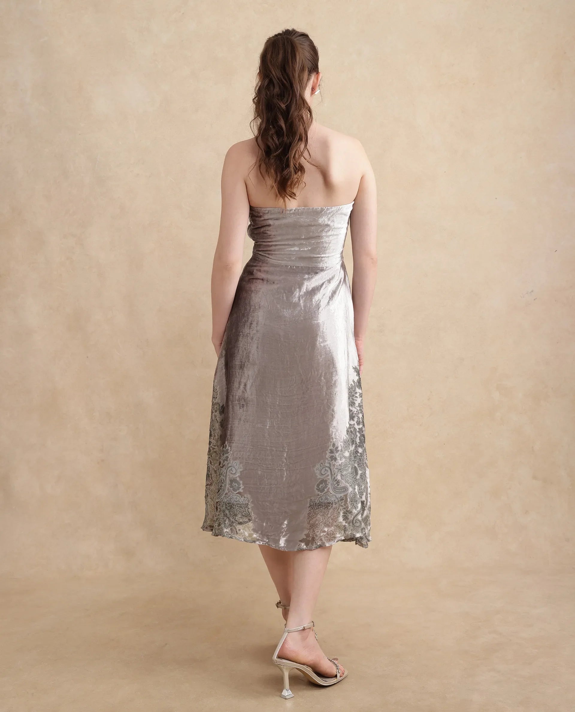 Rareism Women's Seson Light Silver Velvet Tube Neck Abstract Print Sleeveless Midi Fit And Flare Dress