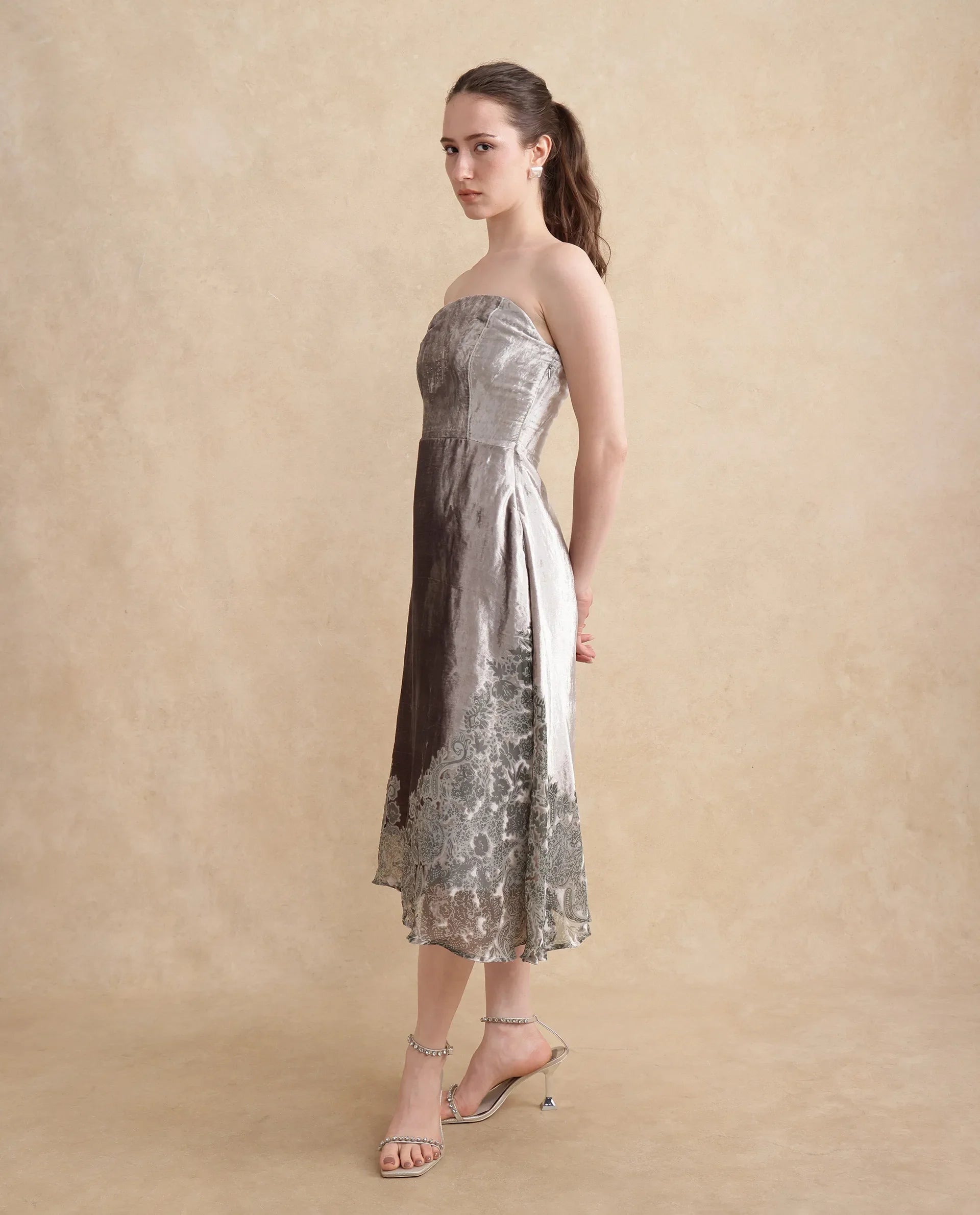 Rareism Women's Seson Light Silver Velvet Tube Neck Abstract Print Sleeveless Midi Fit And Flare Dress