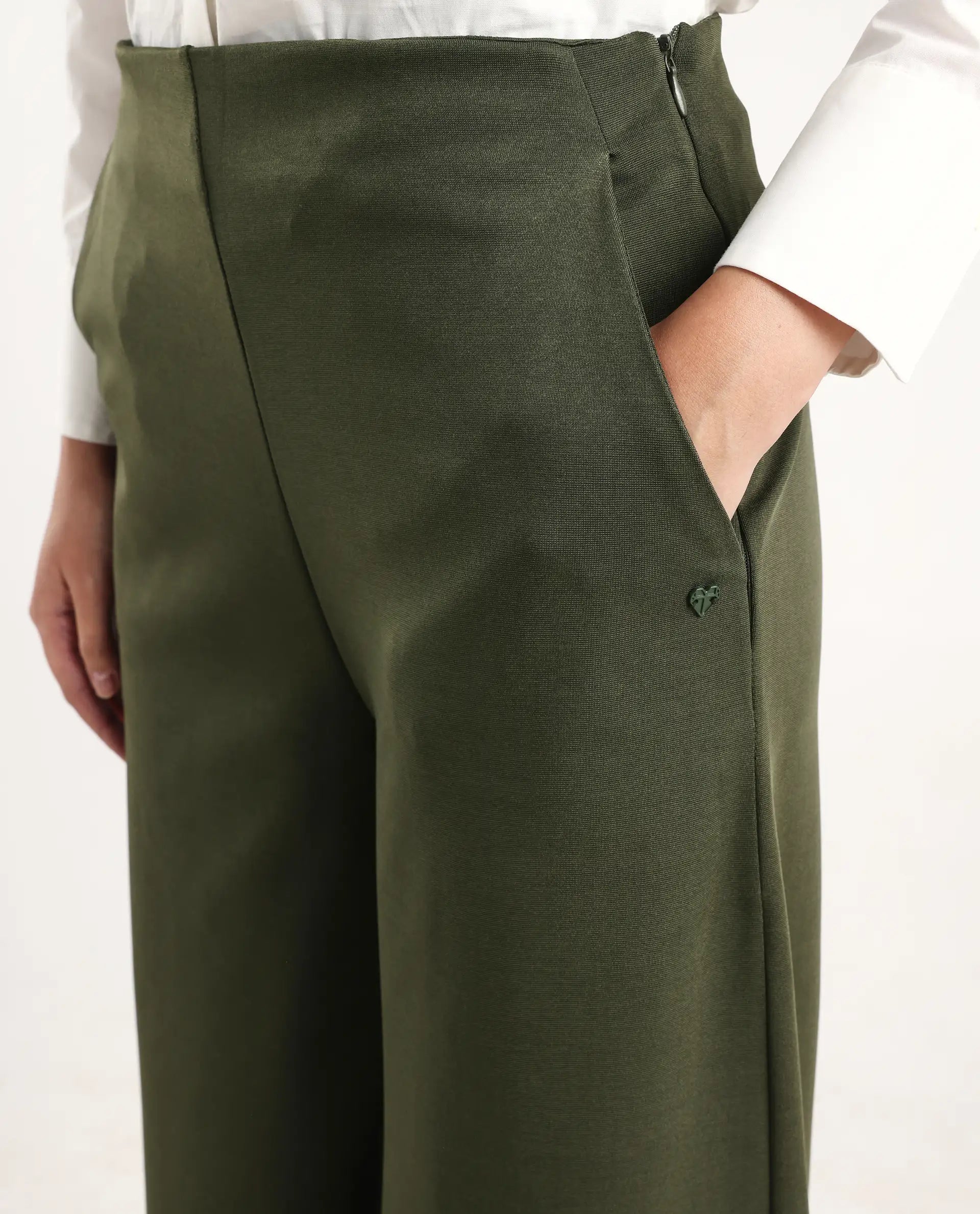 Rareism Women's Shoyo Dark Green Polyester Plain Midi Flared Trouser
