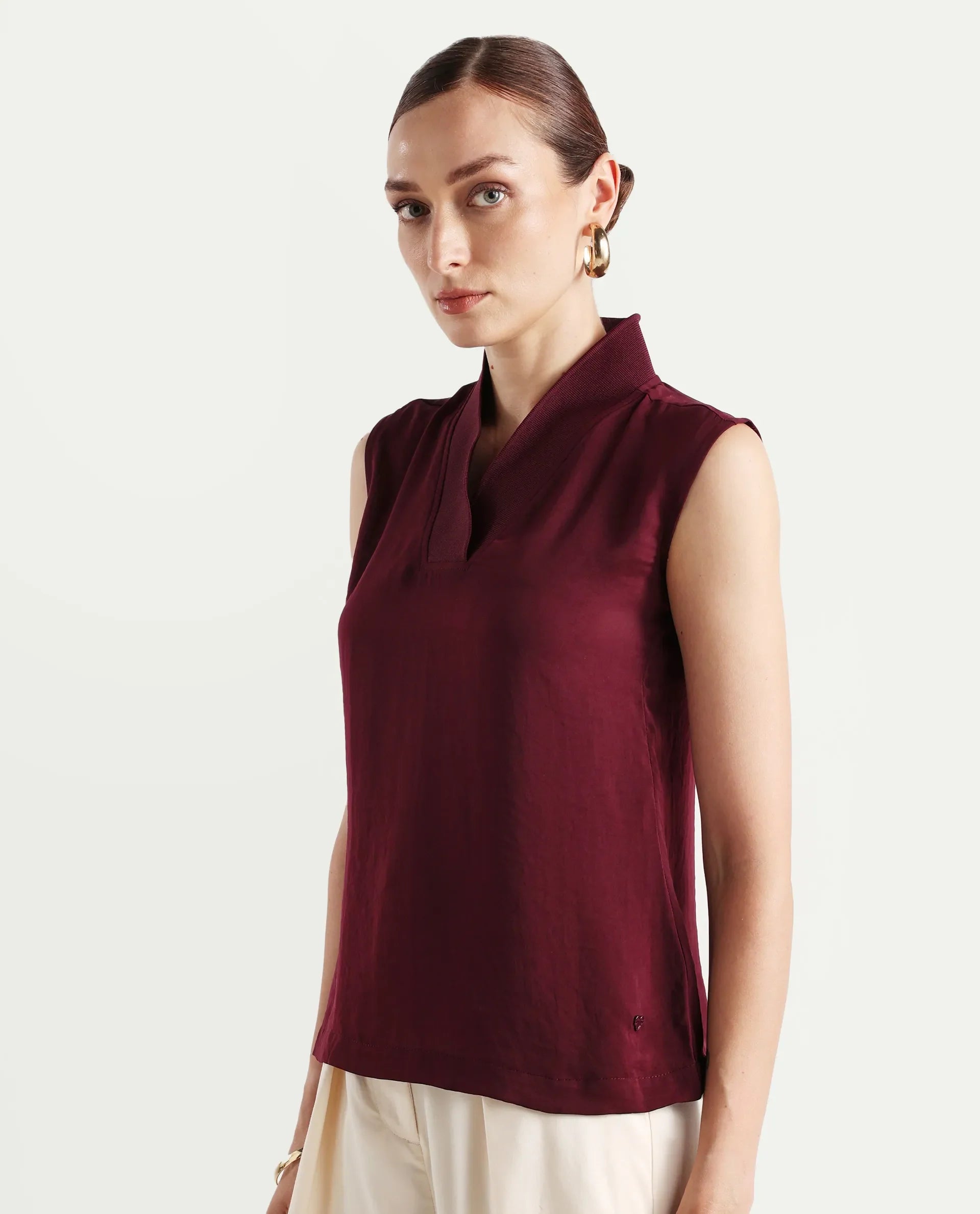Rareism Women's Siyar Maroon Satin V-Neck Plain Sleeveless Regular Fit Top