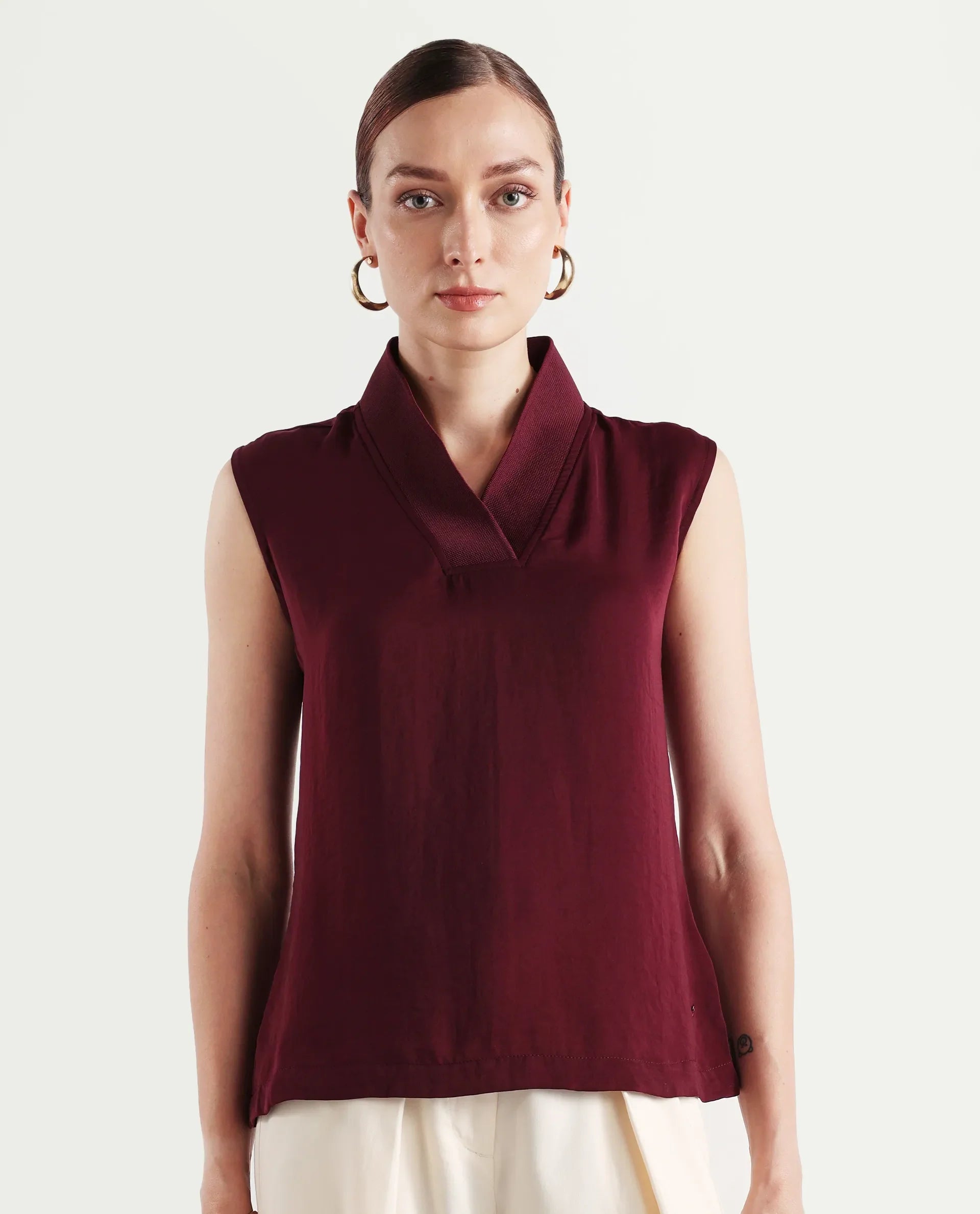 Rareism Women's Siyar Maroon Satin V-Neck Plain Sleeveless Regular Fit Top