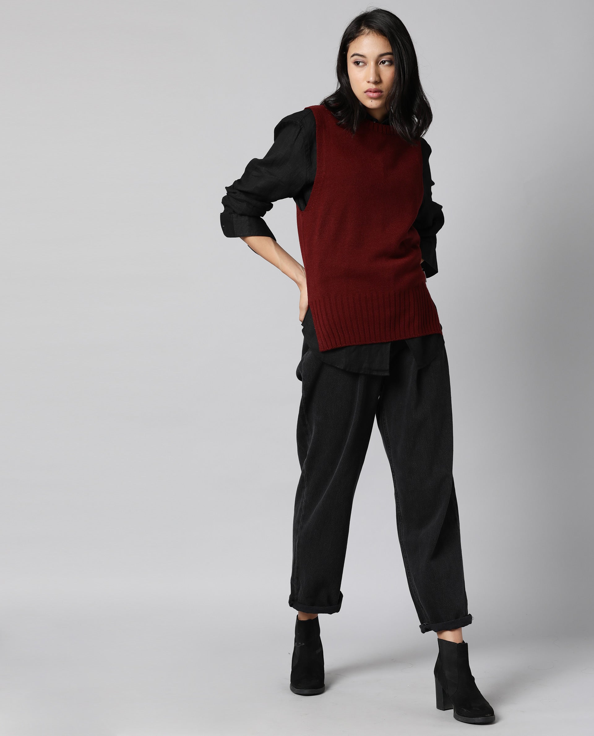 Rareism Women Sleek Red Sweater Sleeveless