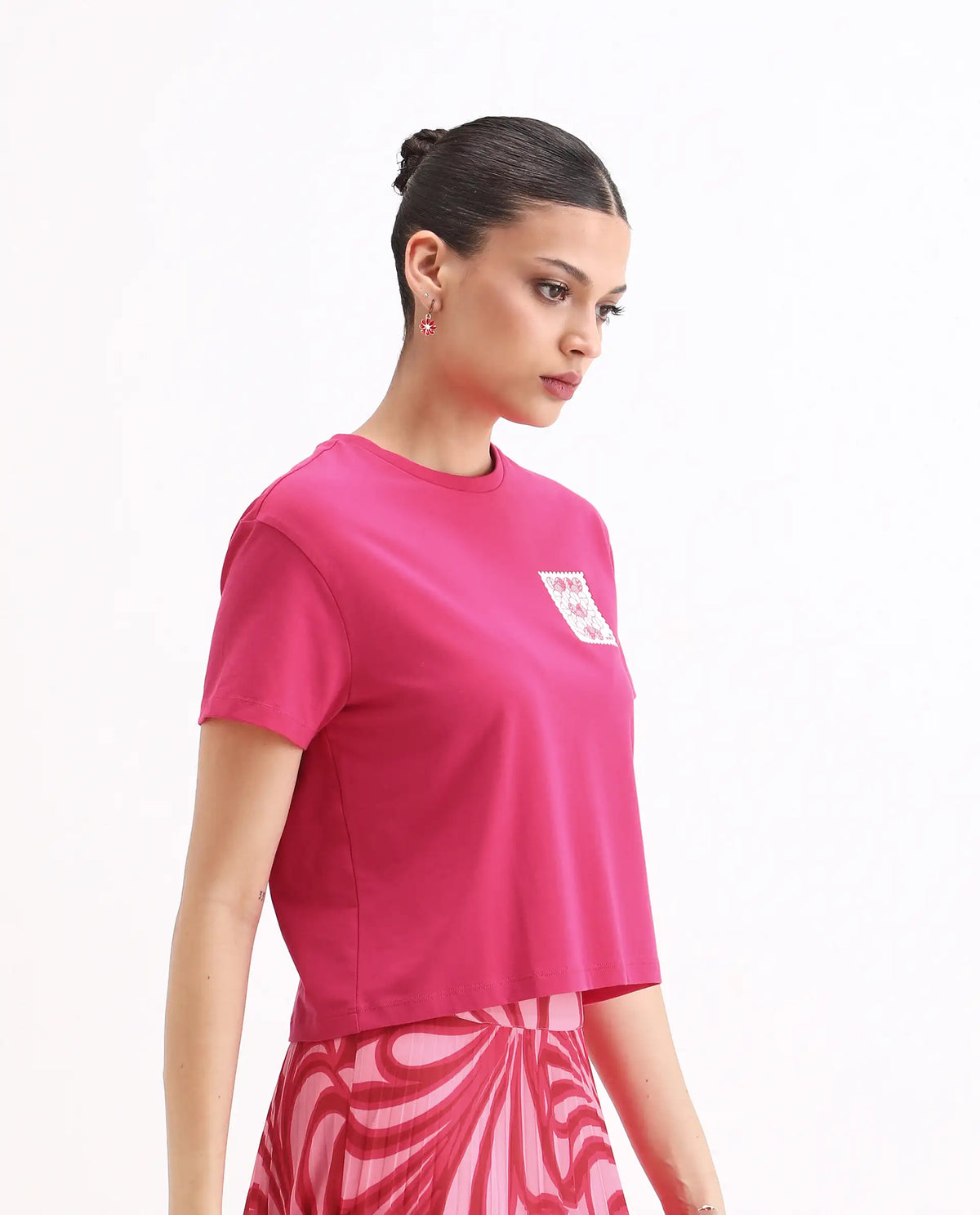 Rareism Women's Somrey Pink Cotton Blend Crew Neck Graphic Print Crop Regular Fit T-Shirt