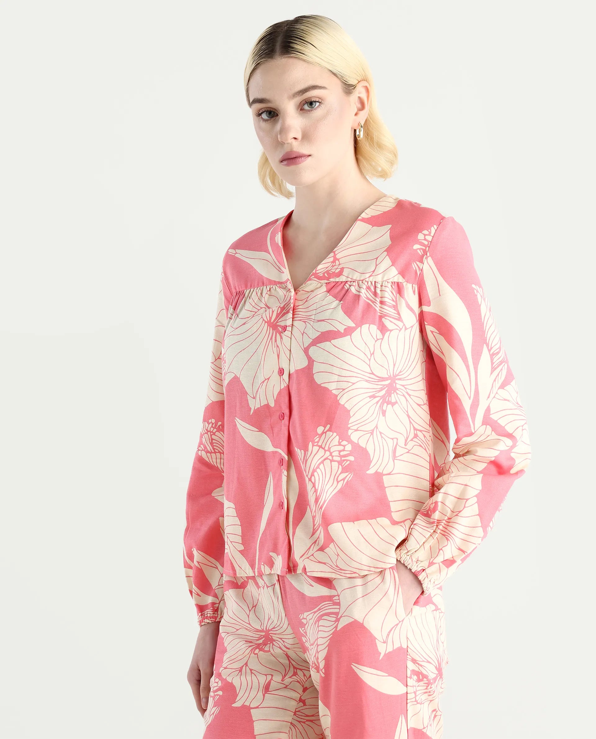 Rareism Women's Somyan T Pink Rayon Blend V-Neck Floral Print Regular Fit Top