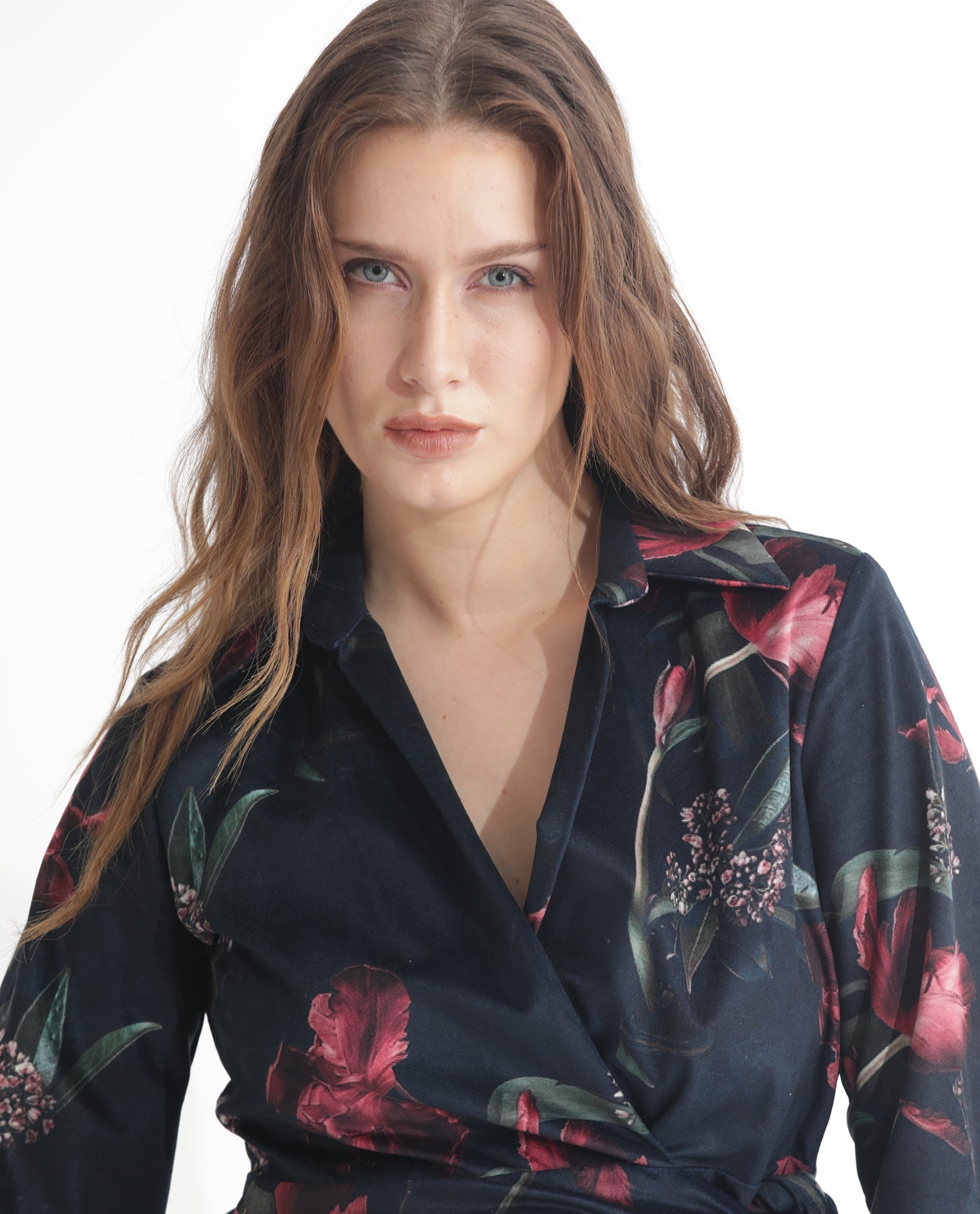 Rareism Women's Starle Black Velvet V-Neck Floral Print Mini Regular Fit Dress