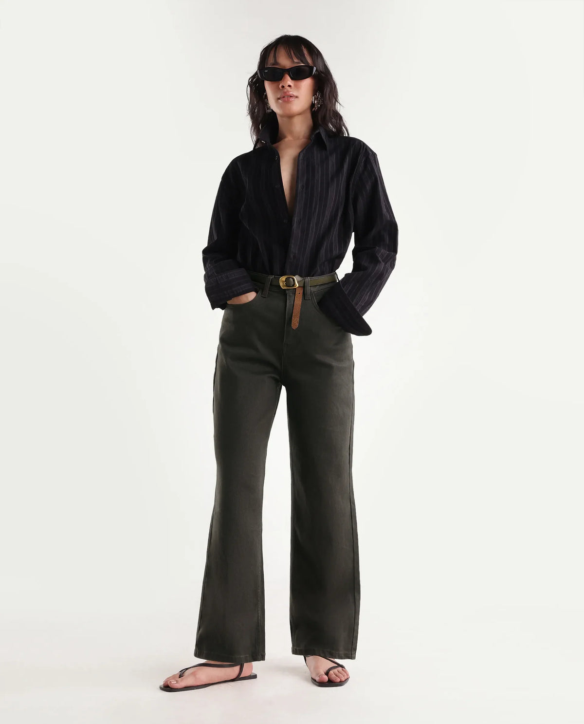 Rareism Women's Strank-2 Dark Green Cotton Blend Shank And Zipper Ankle Straight Plain Jeans
