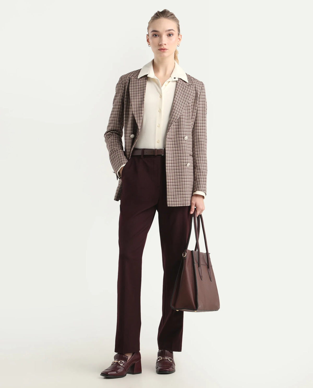 Rareism Women's Taper Maroon Polyester Blend Tapered Ankle Length Plain Travel Trouser