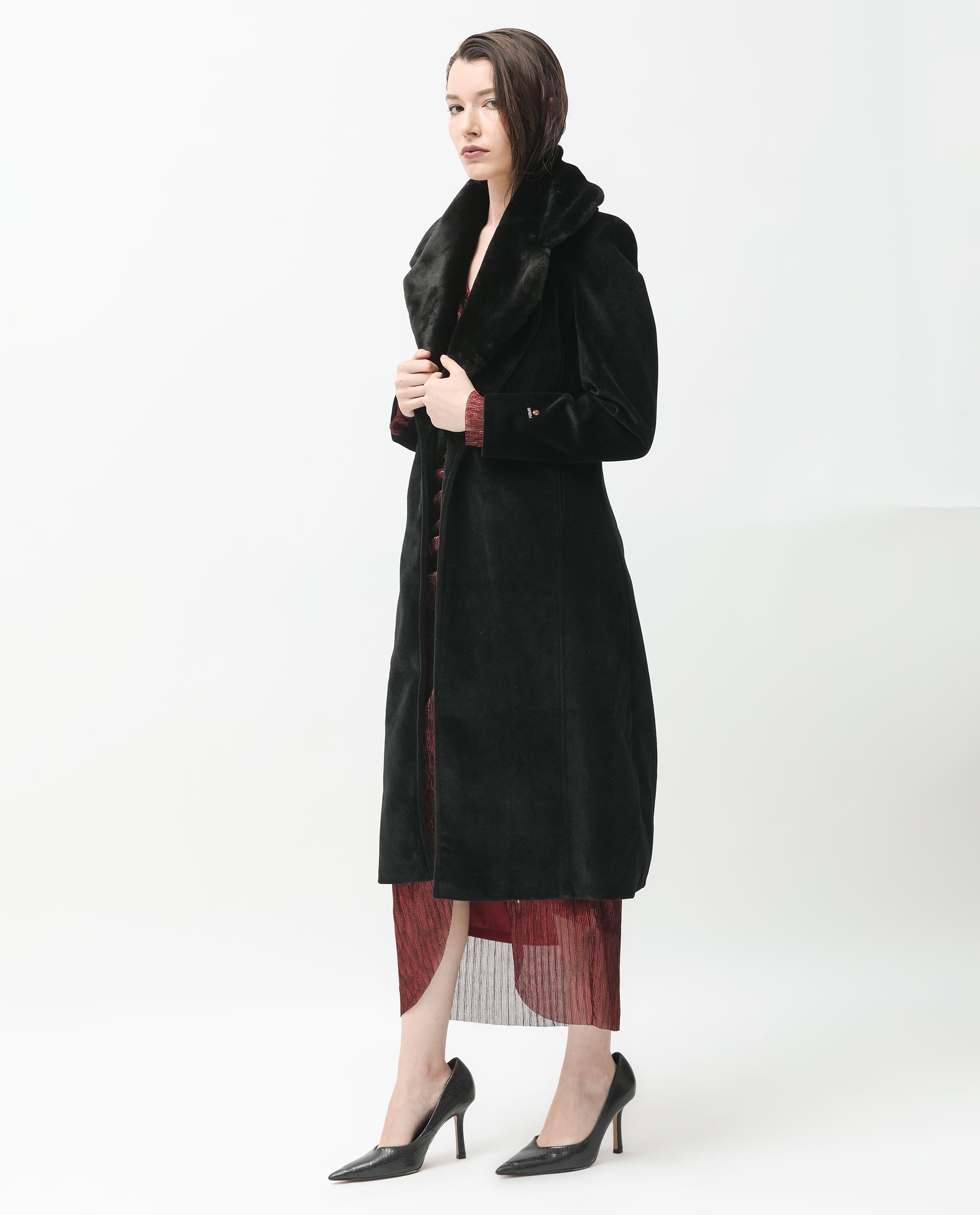 Rareism Women's Teich Black Polyester Lapel Neck Plain Knee Length Regular Fit Long Coat