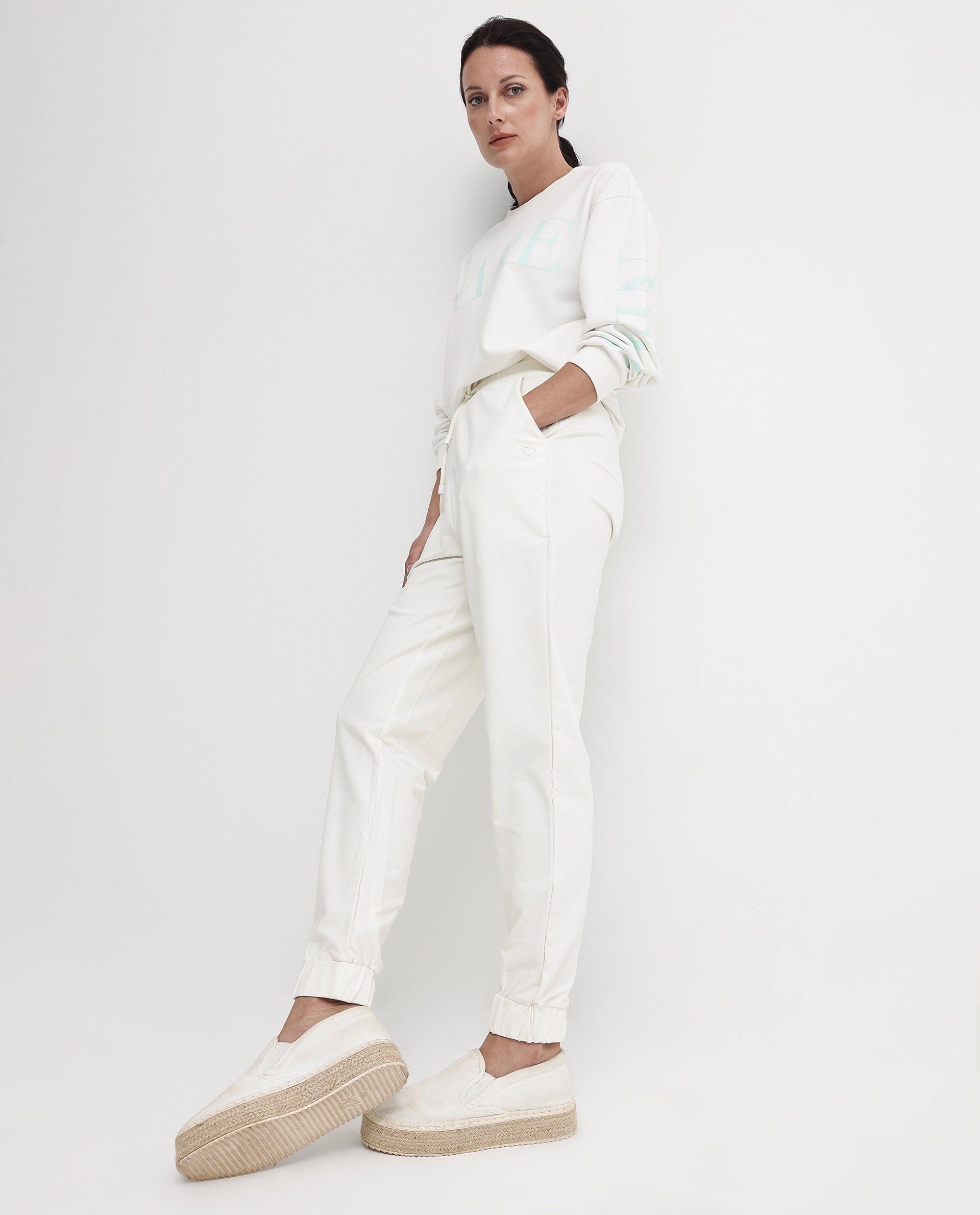 Rareism Women's Terac Off White Polyester Blend Plain Ankle Length Regular Fit Track Pant