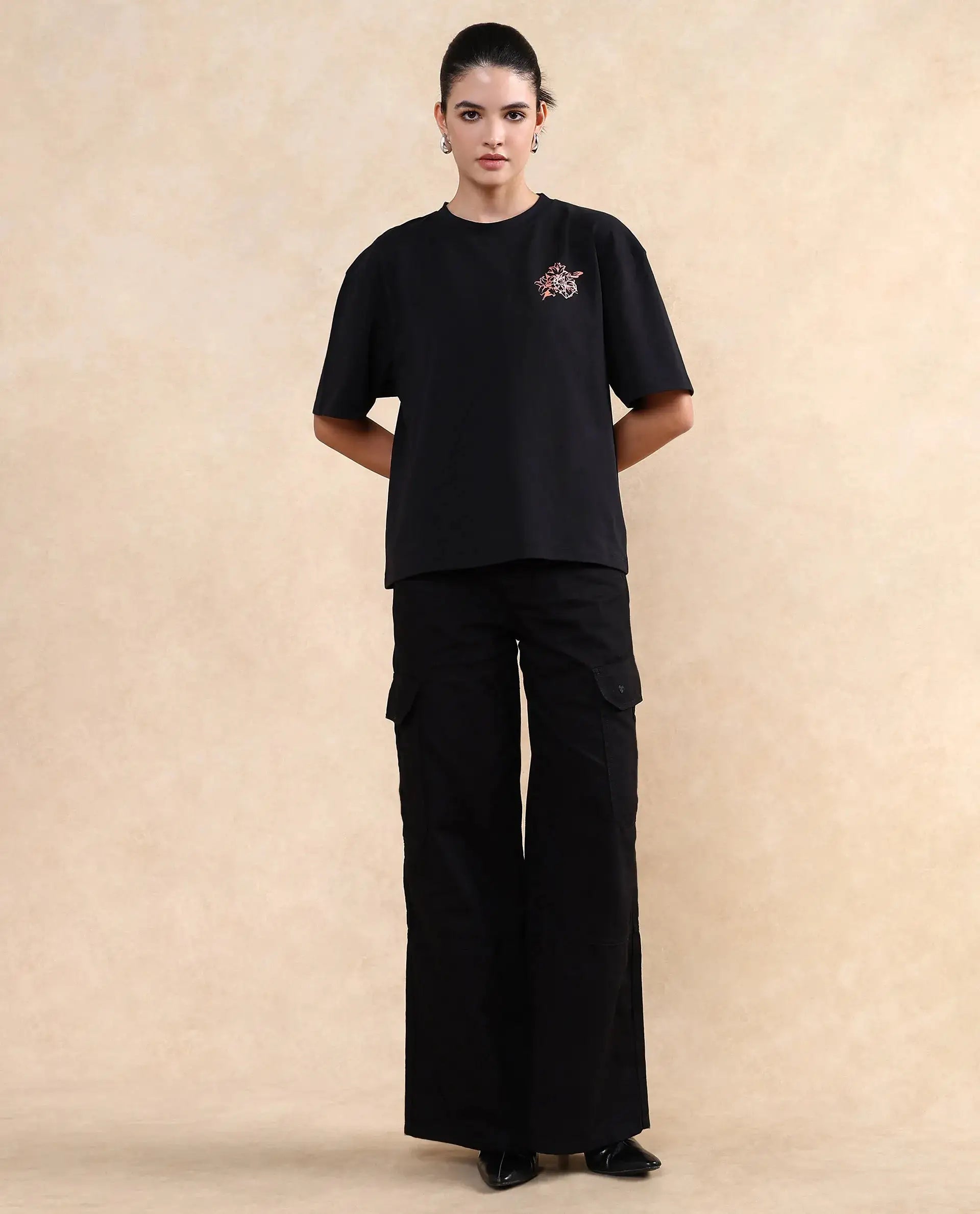Rareism Women's Trill Black Cotton Crew Neck Graphic Print Oversized T-Shirt