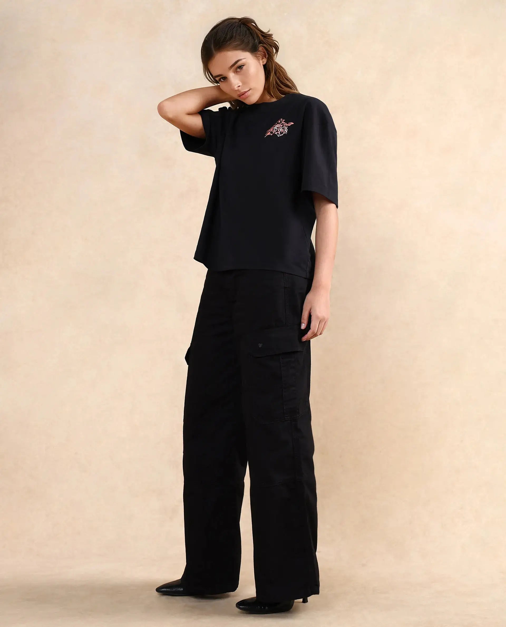 Rareism Women's Trill Black Cotton Crew Neck Graphic Print Oversized T-Shirt