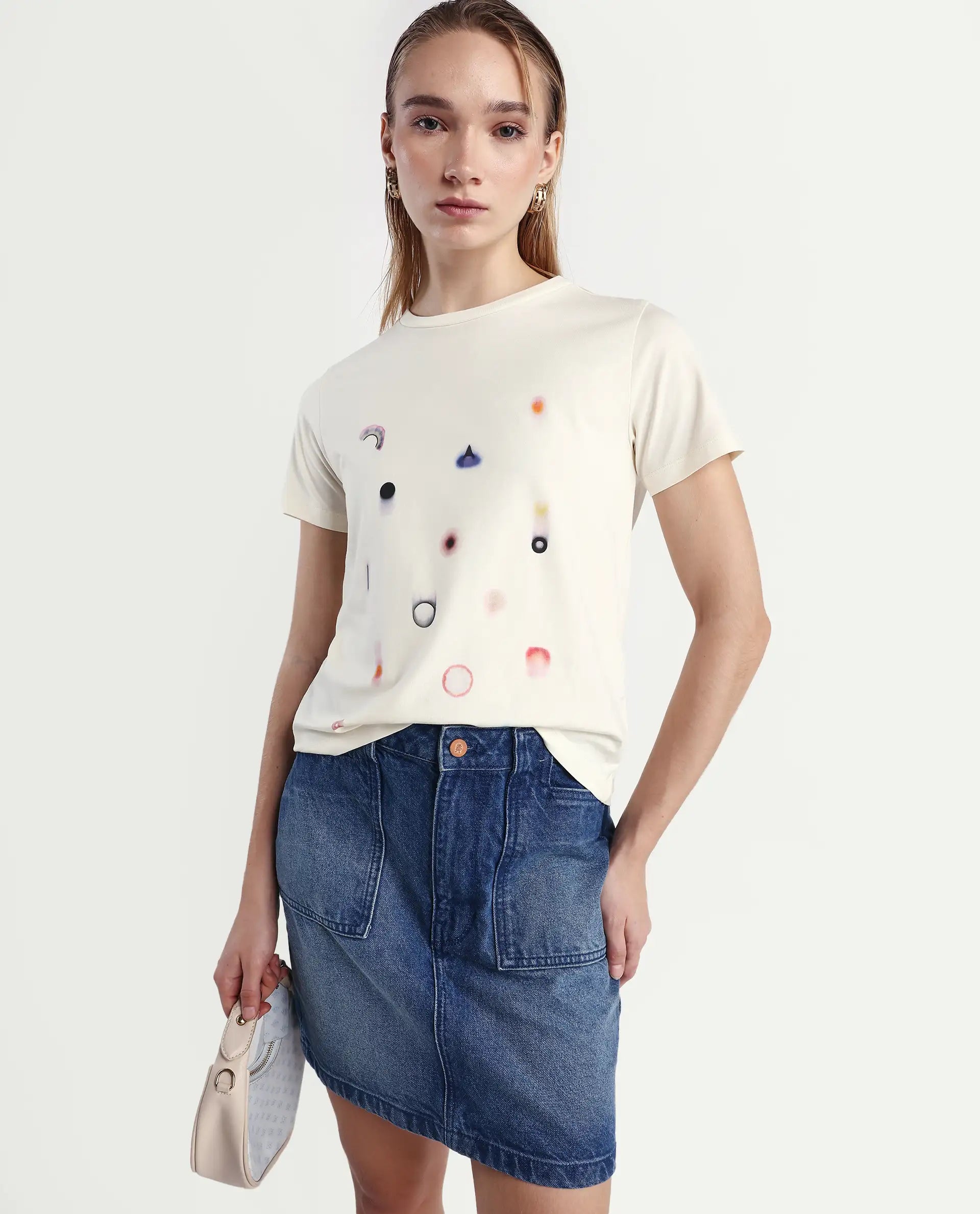 Rareism Women's Tye Off White Cotton Blend Crew Neck Regular Fit T-Shirt