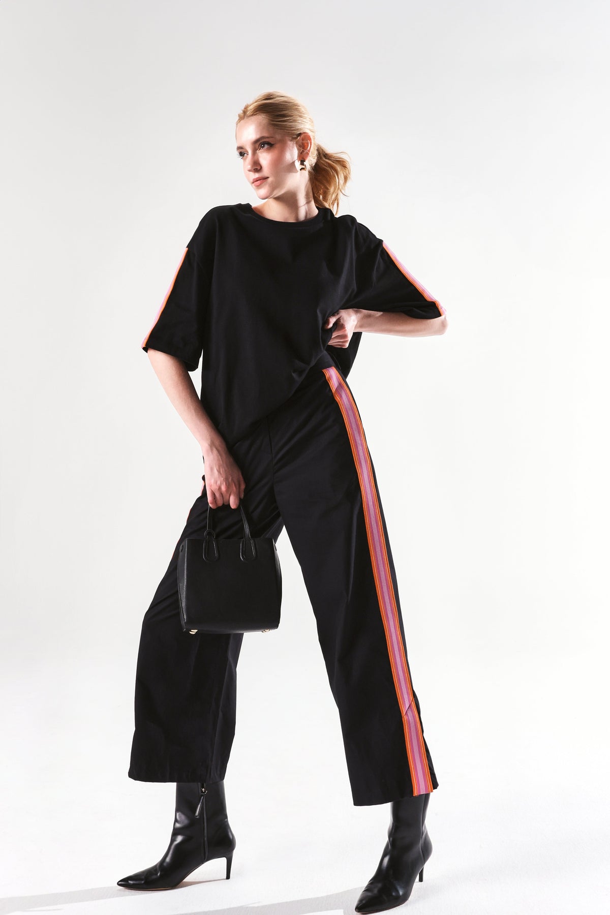 Rareism Women's Nonwen T Black Cotton Blend Crew Neck Striped Oversized T-Shirt Oversize