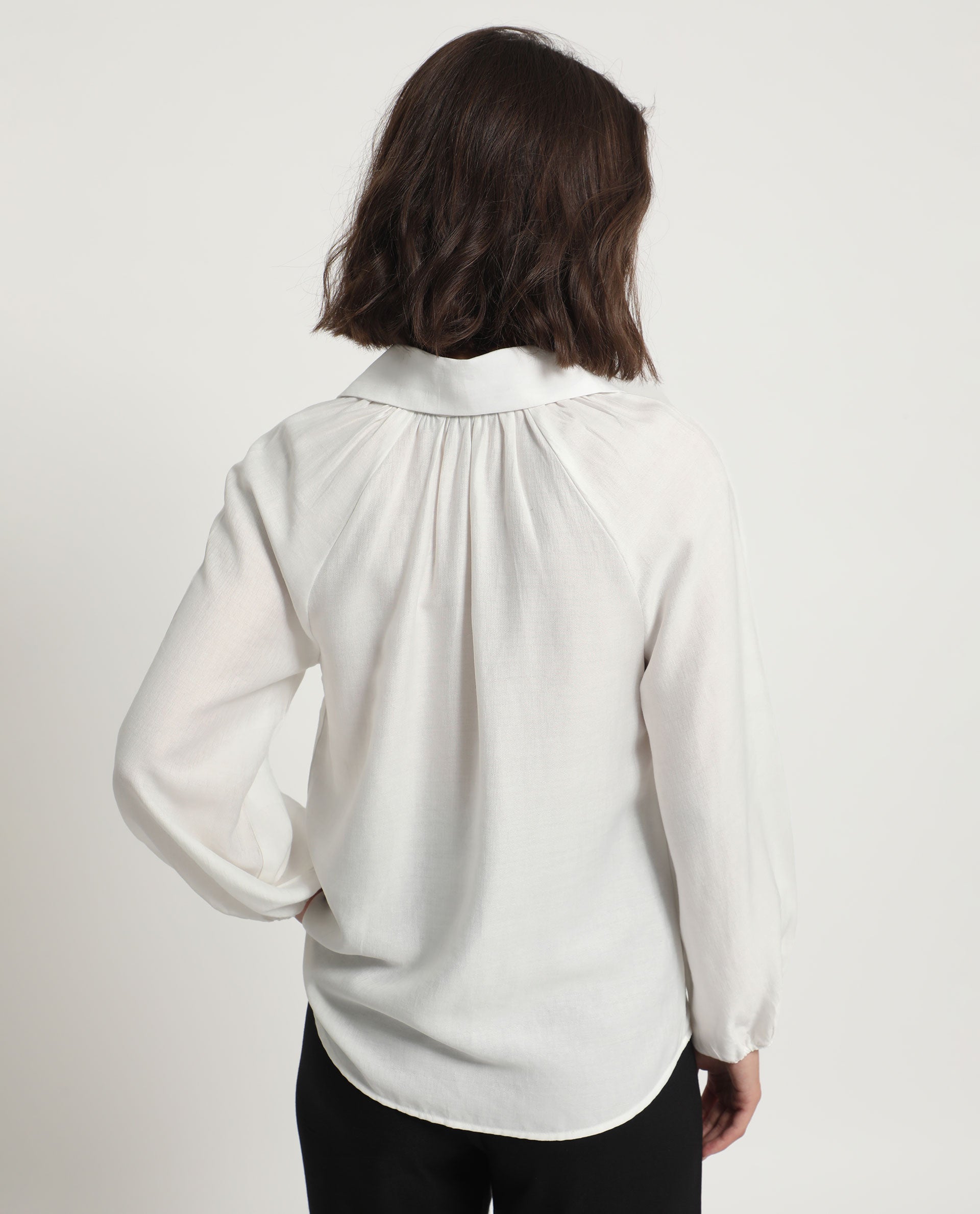Rareism Women's Ugans White Polyester Spread Collar Plain Balloon Sleeve Relaxed Fit Top