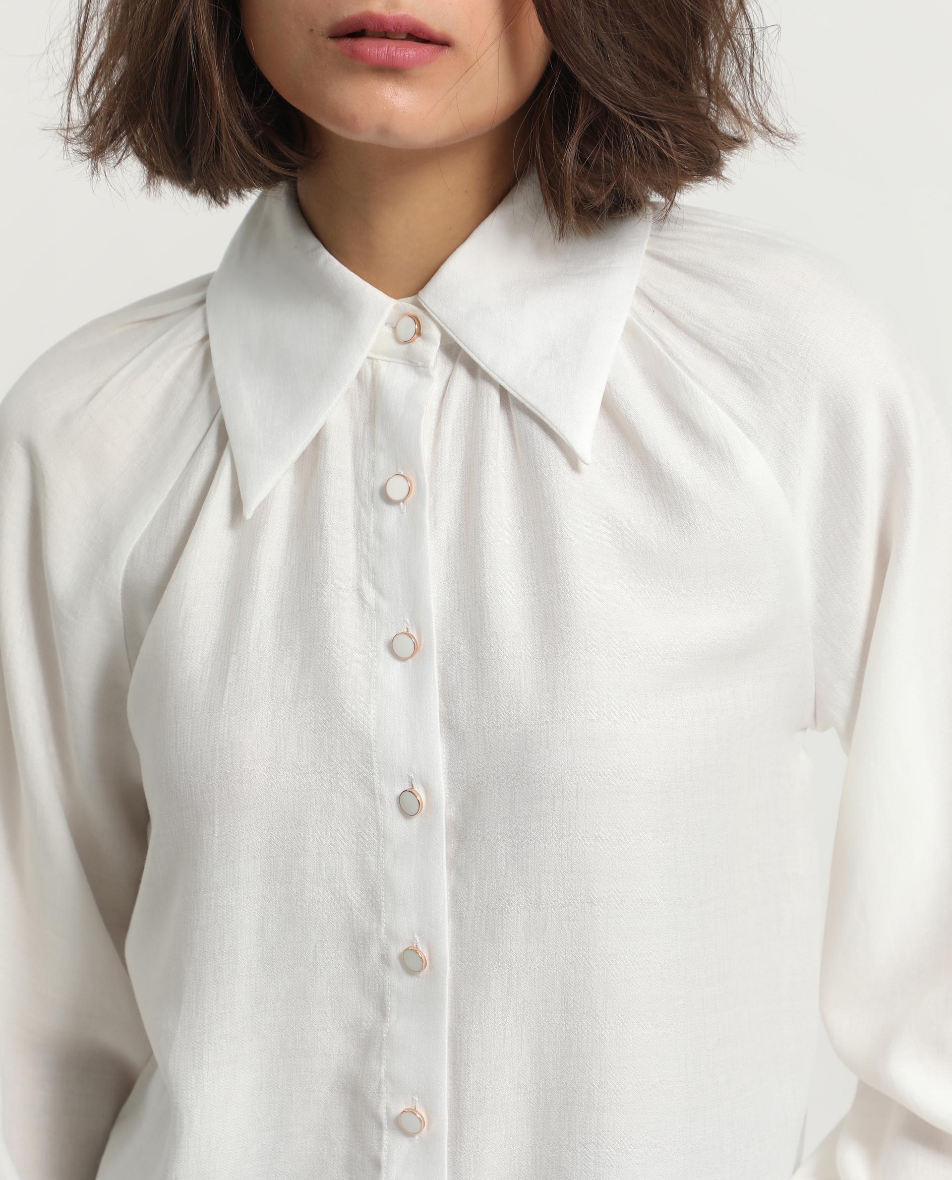 Rareism Women's Ugans White Polyester Spread Collar Plain Balloon Sleeve Relaxed Fit Top