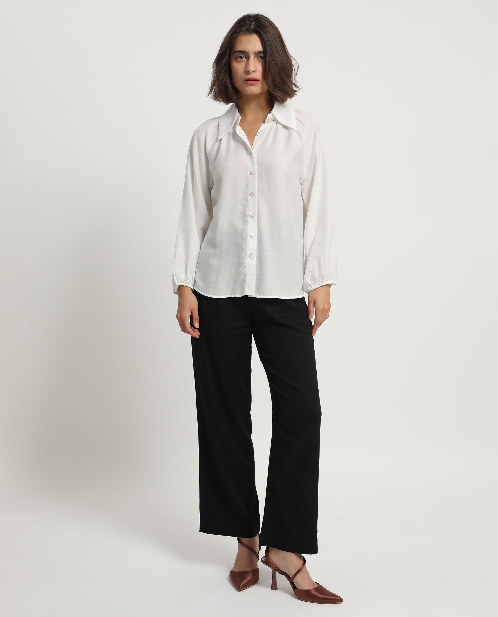 Rareism Women's Ugans White Polyester Spread Collar Plain Balloon Sleeve Relaxed Fit Top