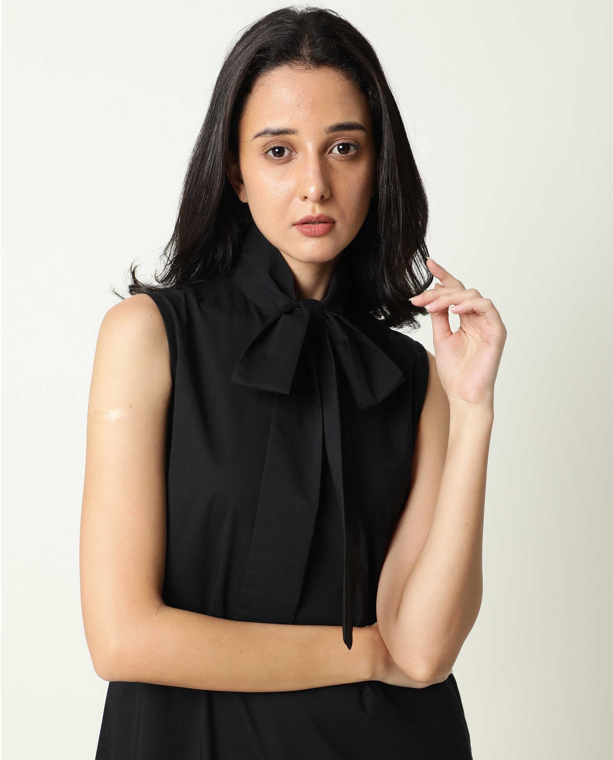 Rareism Women Gino Black Neck Tie Up Sleeveless With Ruffled Hem Tiered Midi Dress