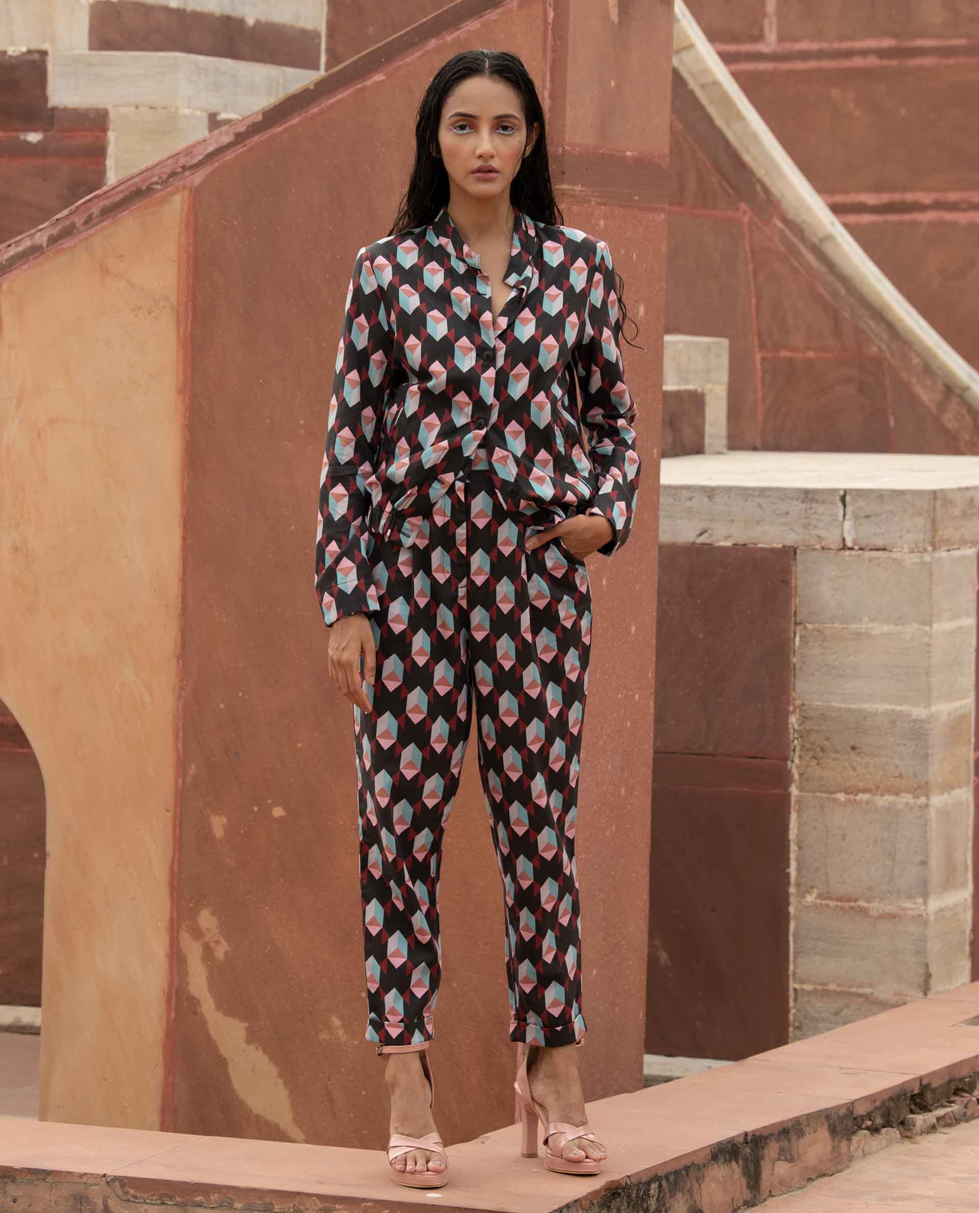 Rareism Women's Knicks Black Cotton Geometric Print Ankle Length Tailored Trouser