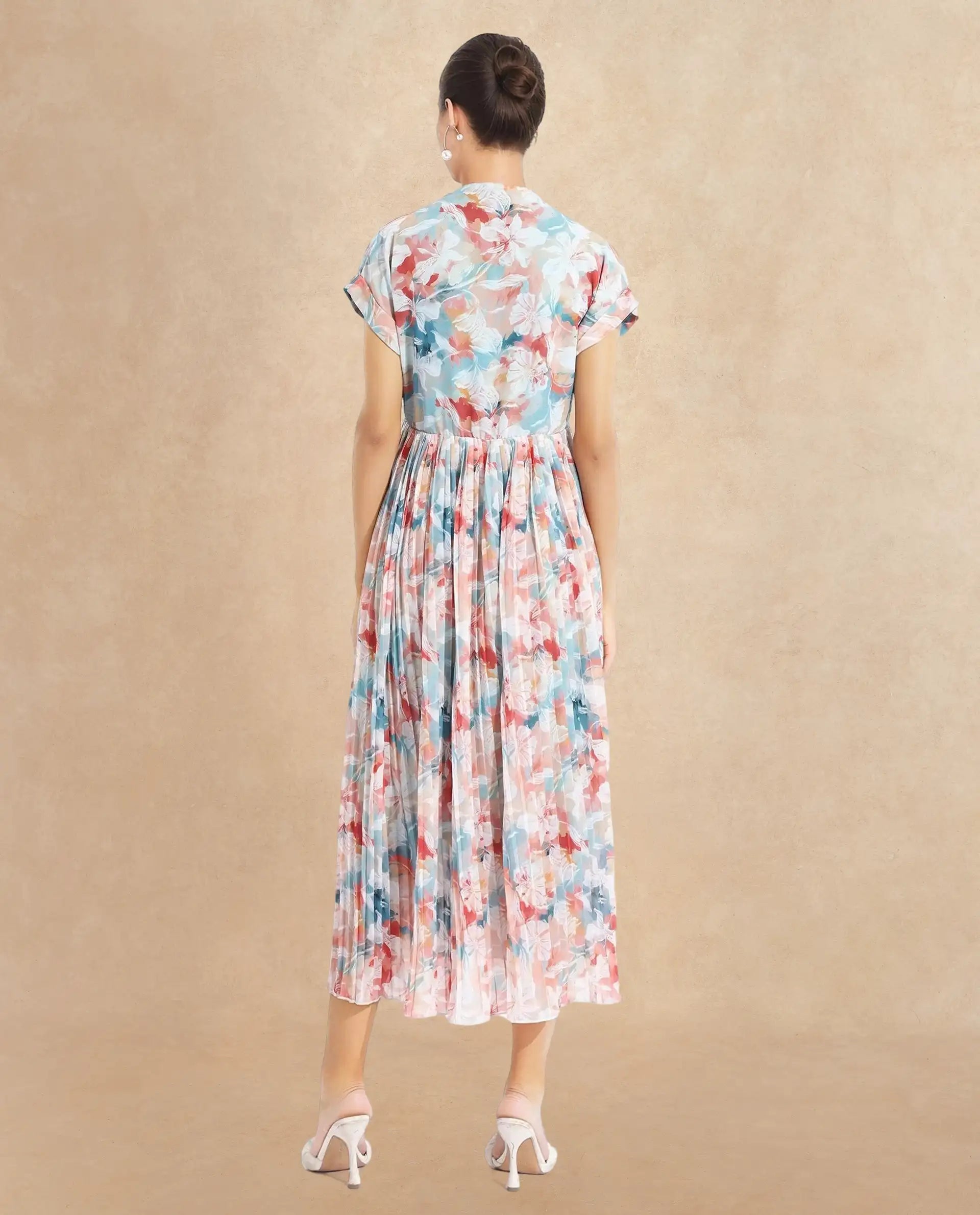 Rareism Women's Zinuzu Light Multi Polyester V-Neck Floral Print Extended Sleeves Midi Fit And Flare Dress