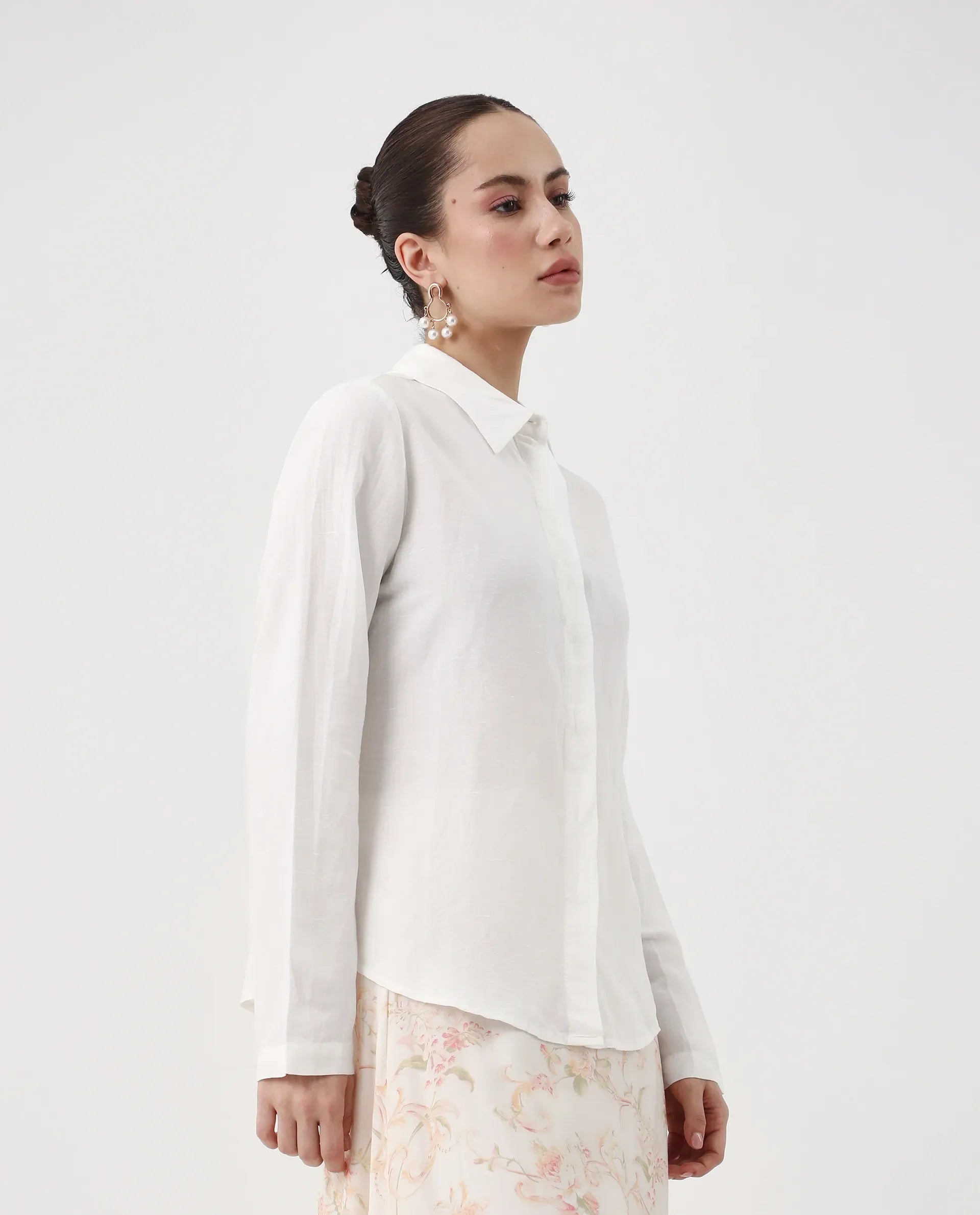 Rareism Women's Appleby White Linen Spread Collar Plain Cuffed Sleeve Regular Fit Shirt