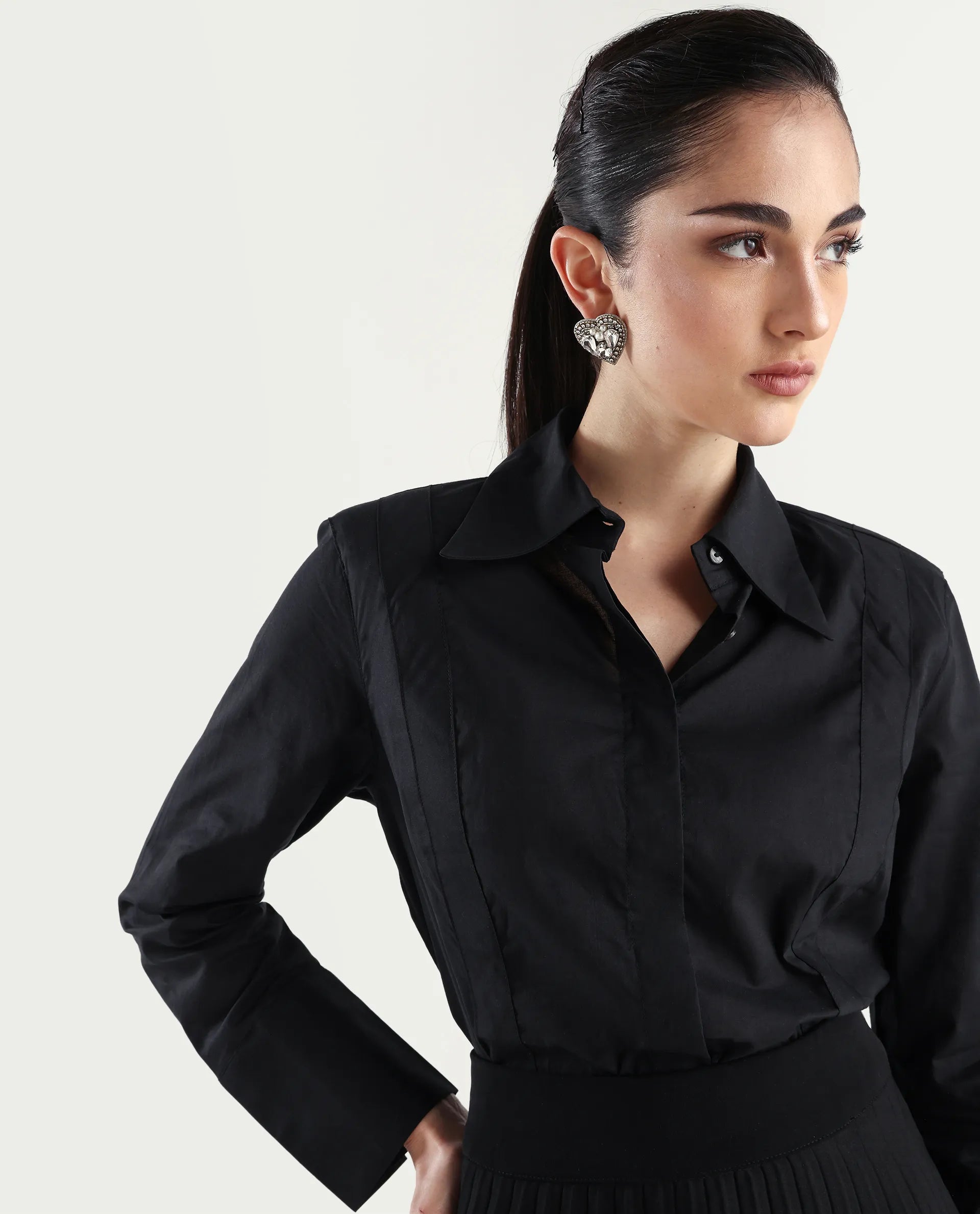 Rareism Women's Arthur Black Cotton Drop Collar Plain Cuffed Sleeve Regular Fit Shirt
