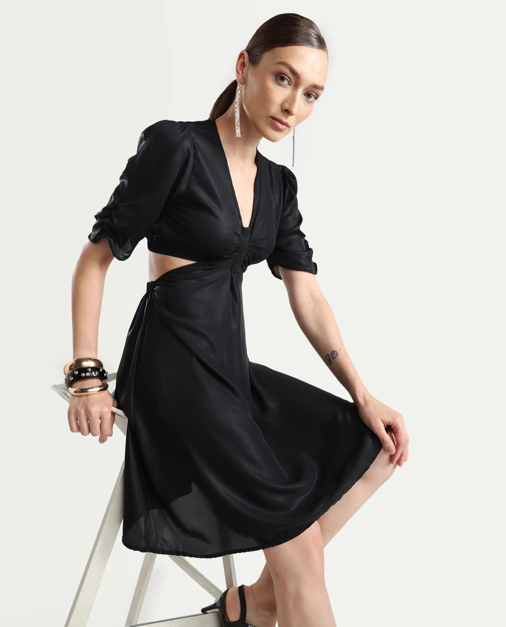 Rareism Women's Besman Black Polyester V-Neck Plain Balloon Sleeve Knee Length Fit And Flare Dress