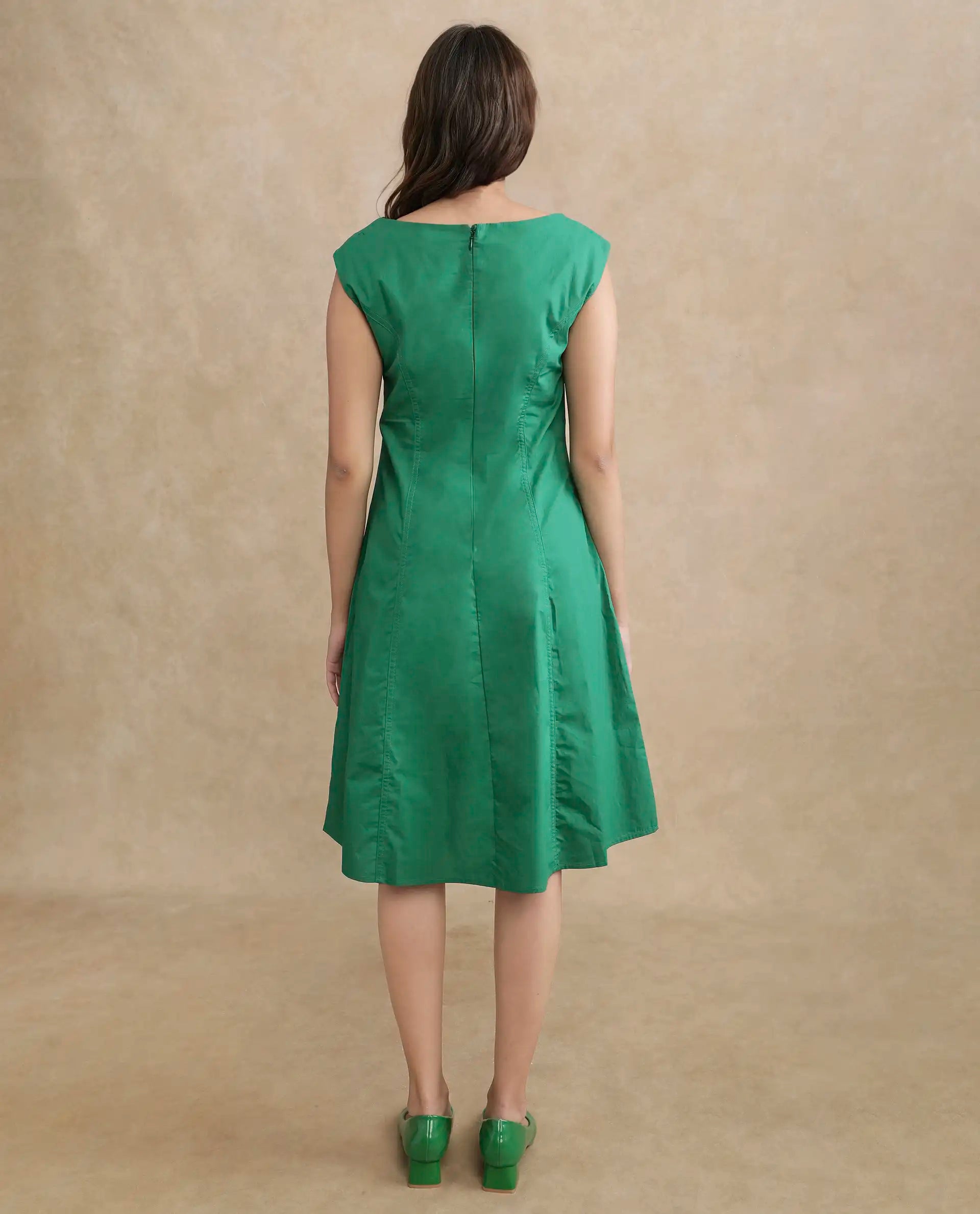 Rareism Women's Bhlaski Green Cotton Round Neck Plain Sleeveless Knee Length Straight Fit Dress