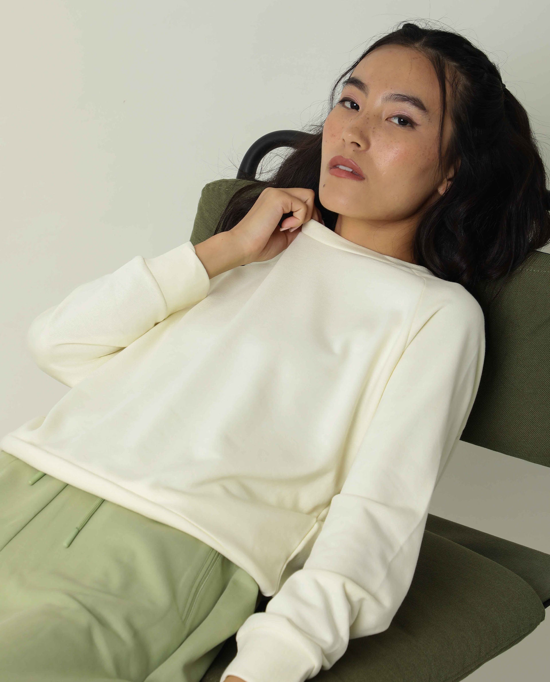Rareism Women's Medium Weight Terry 290 Gsm Cotton Blend Crew Neck Plain Cuffed Sleeve Relaxed Fit Sweatshirt