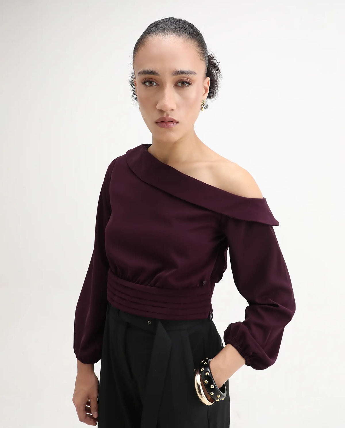Rareism Women's Darople Red Satin One Shoulder Plain Bishop Sleeve Crop Regular Fit Top