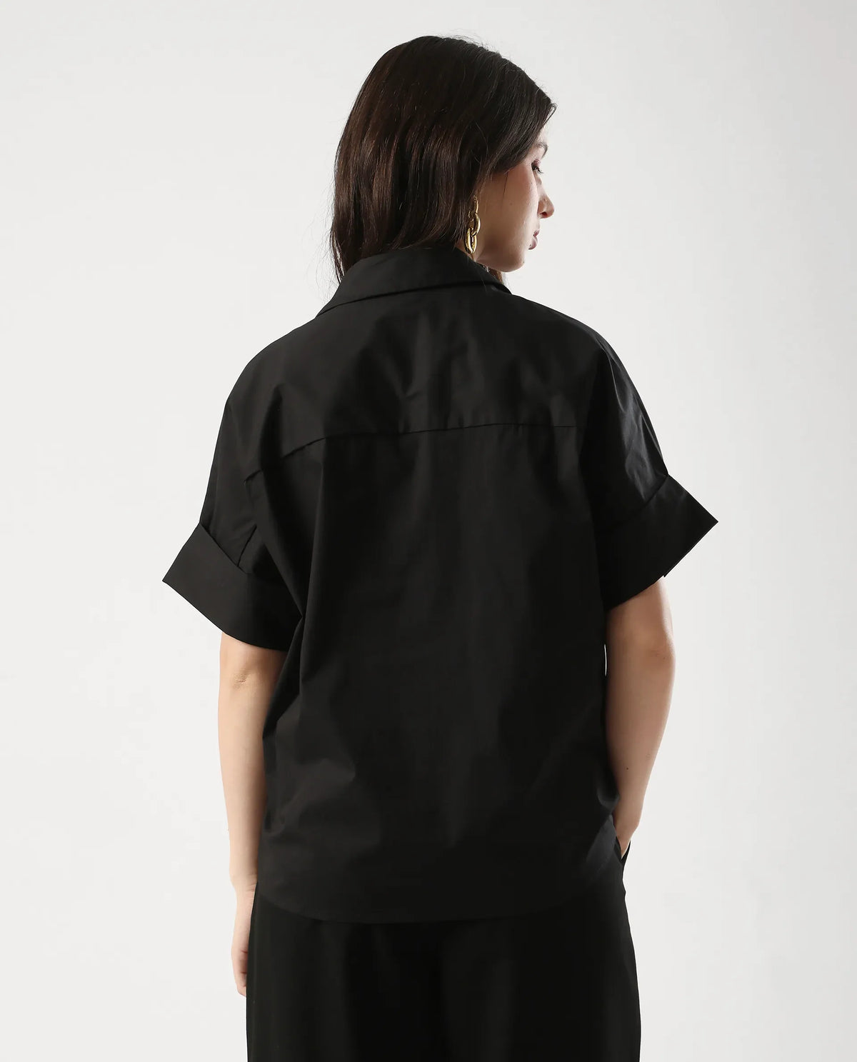 Rareism Women's Episo Black Cotton Blend Plain Extended Sleeves Boxy Fit Top