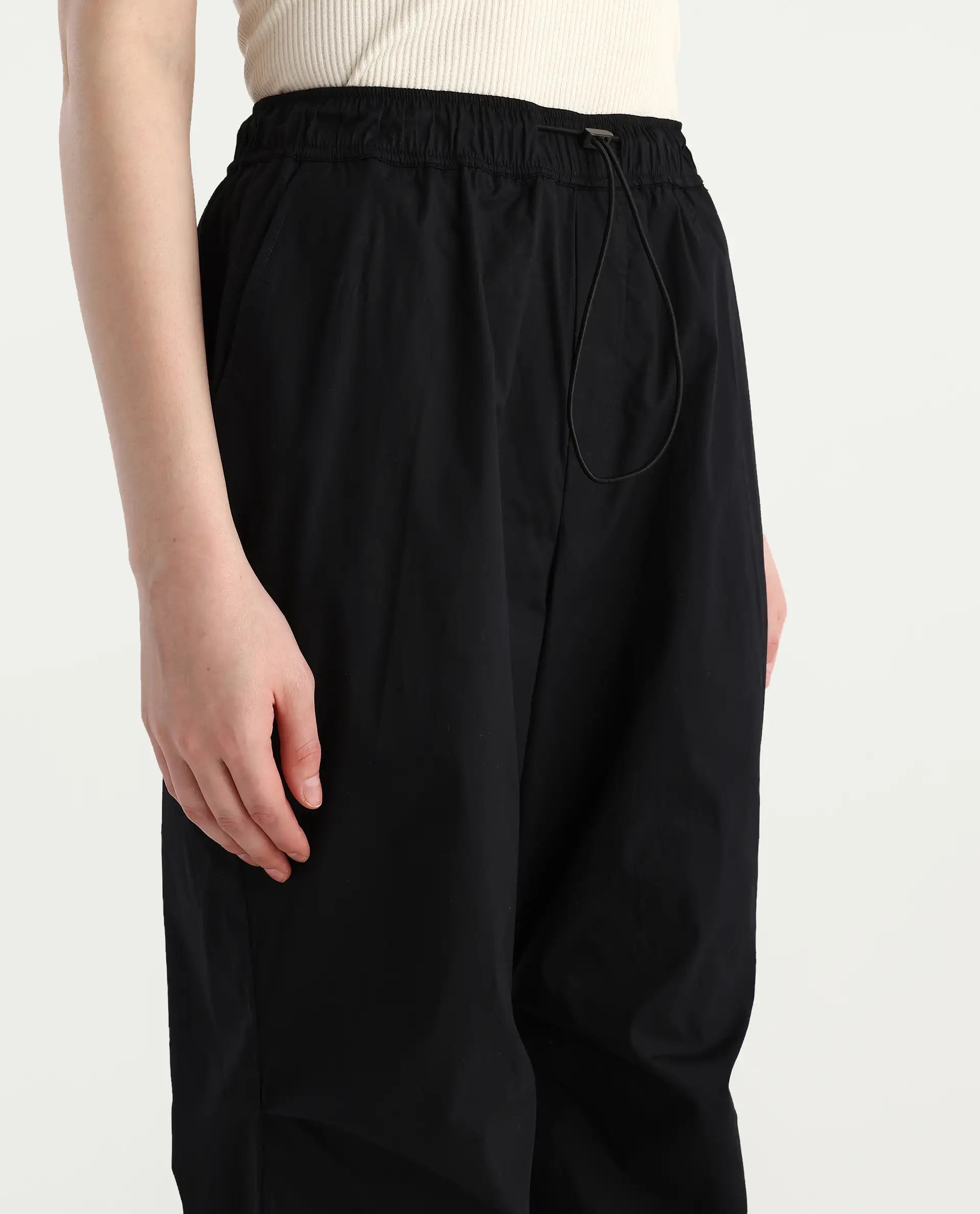 Rareism Women's Epwor Black Viscose Plain Ankle Length Baggy Trouser
