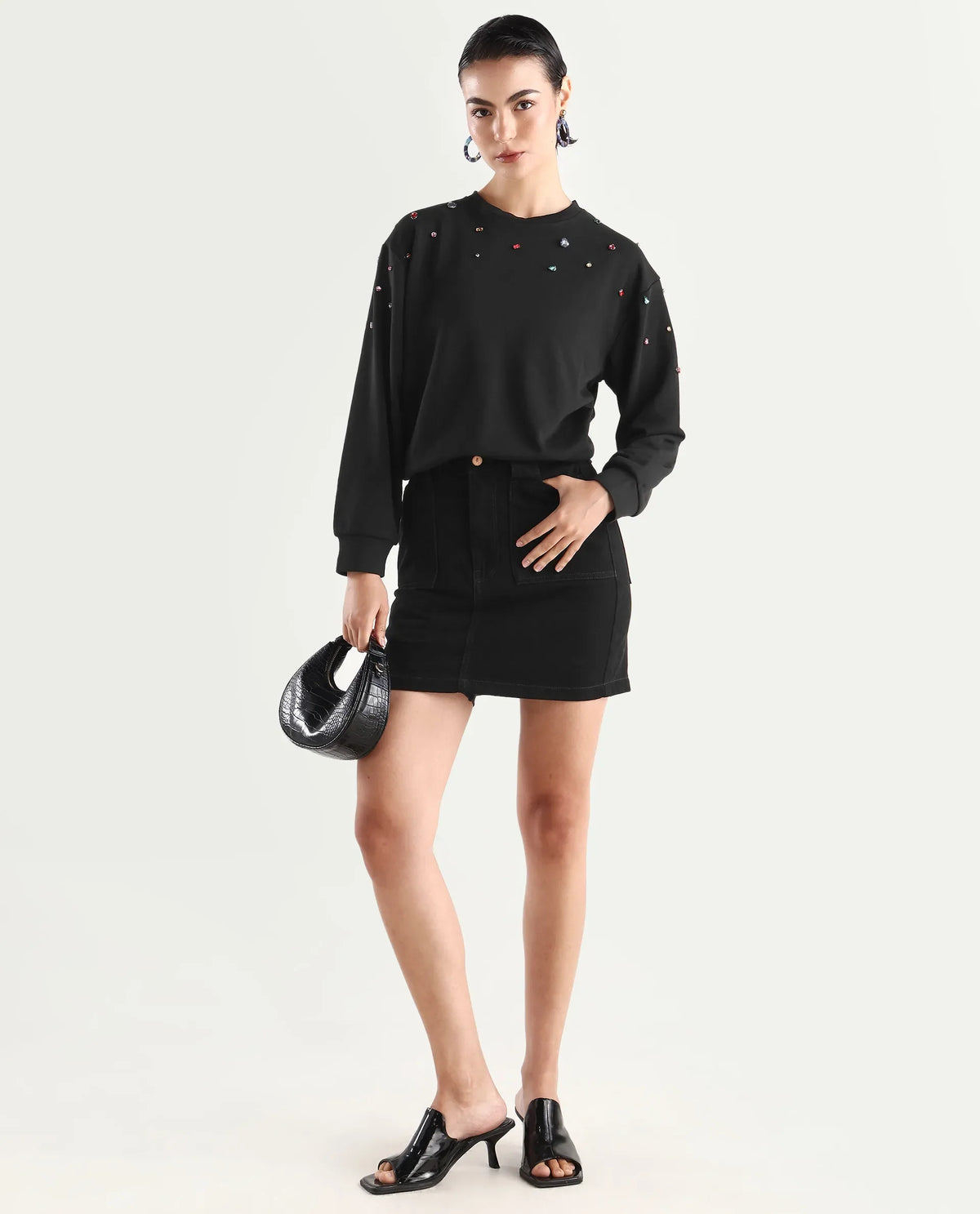 Rareism Women's Gera Black Cotton Blend Crew Neck Plain Relaxed Fit Sweatshirt