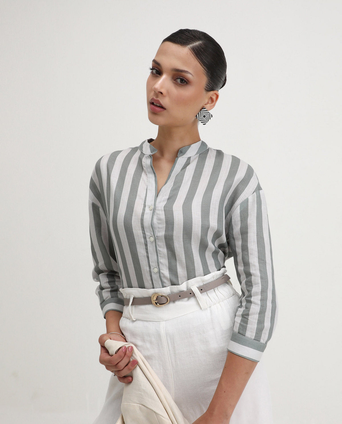 Rareism Women's Kyuzo Off White Linen Spread Collar Striped Cuffed Sleeve Regular Fit Shirt