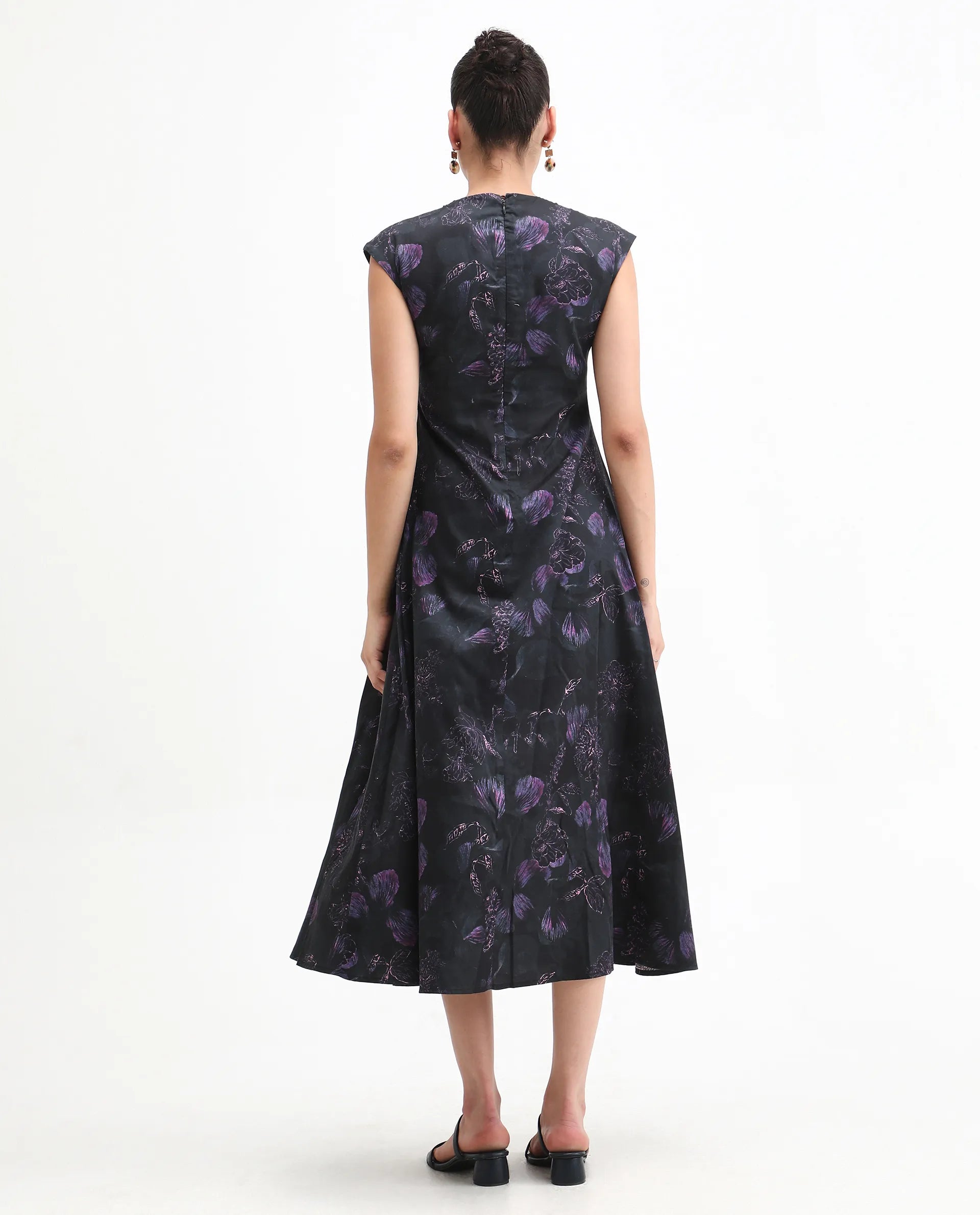 Rareism Women's Jetro Black Cotton Blend Round Neck Fit And Flare Floral Print Dress