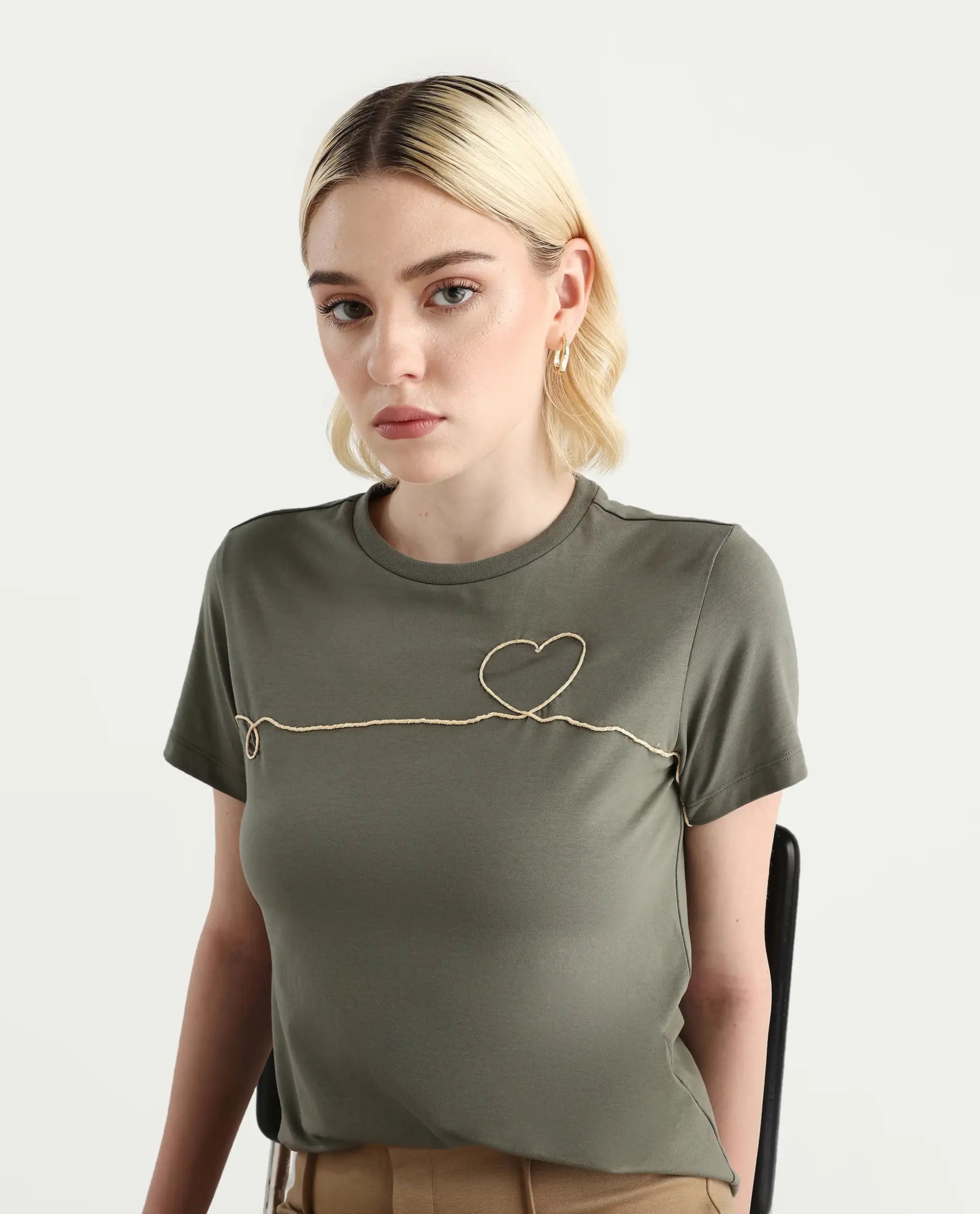 Rareism Women's Keyf Dusky Green Cotton Blend Fabric Crew Neck Regular Fit Printed T-Shirt