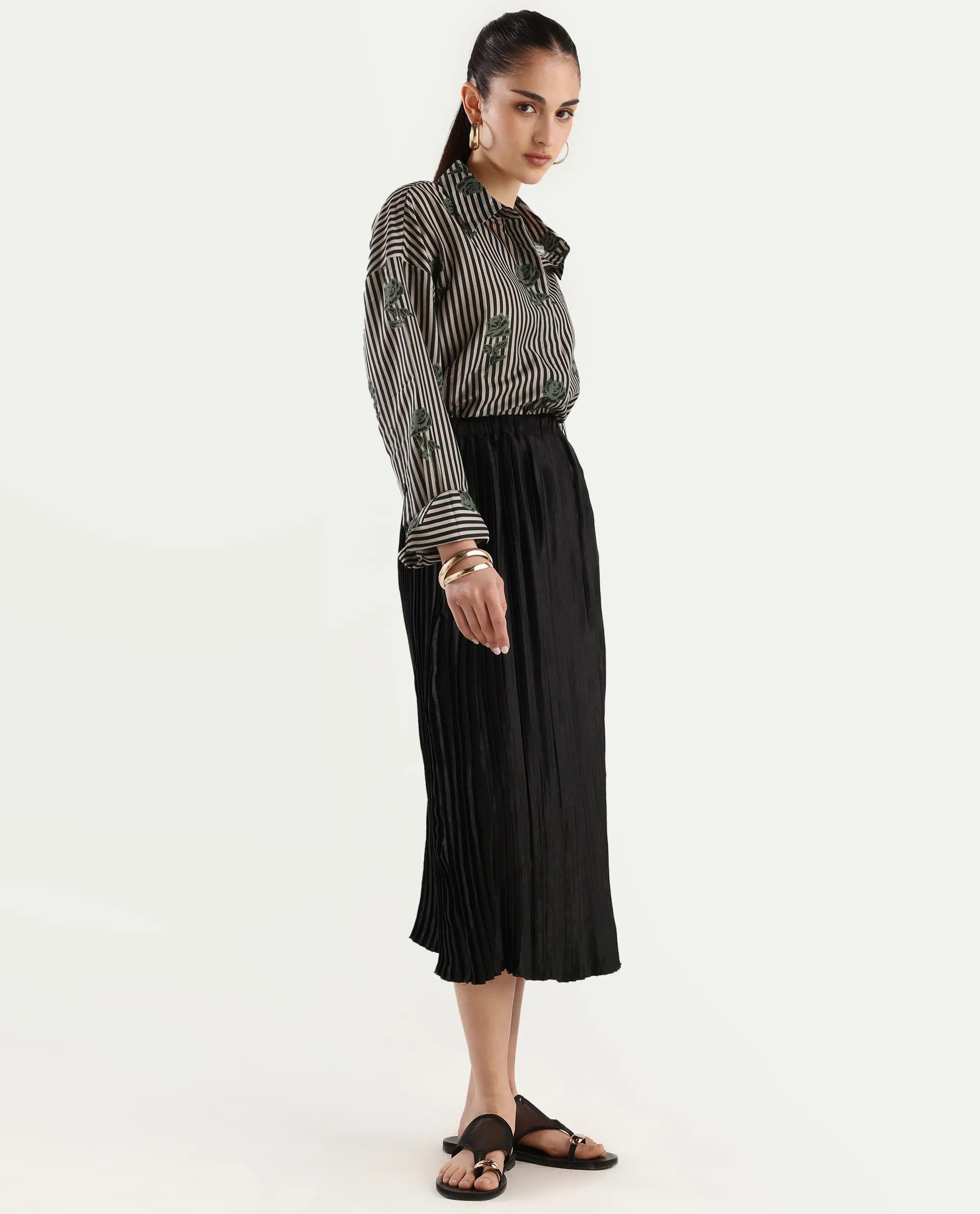 Rareism Women's Rochrille Black Polyester Blend Plain Midi Flared Skirt