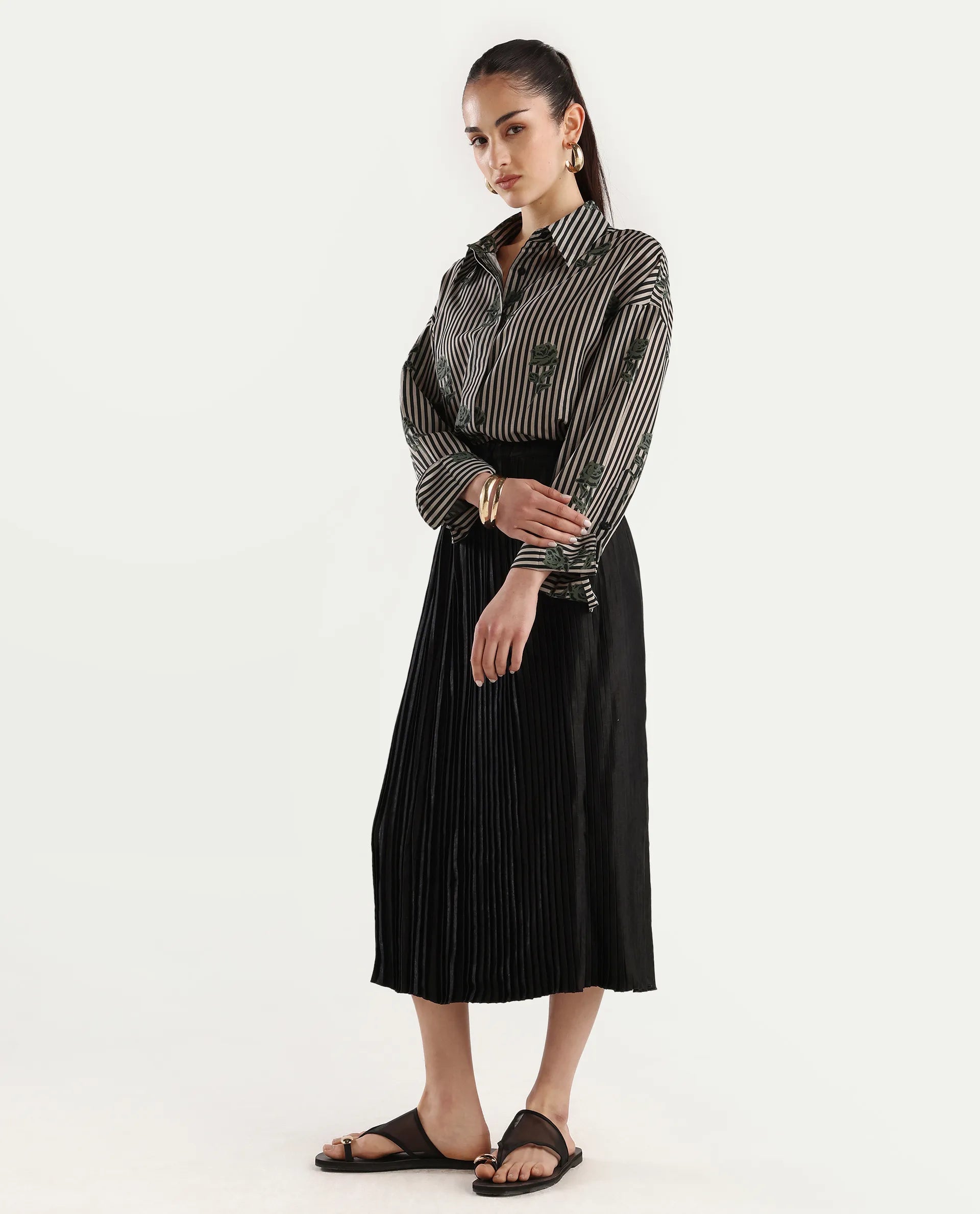 Rareism Women's Rochrille Black Polyester Blend Plain Midi Flared Skirt